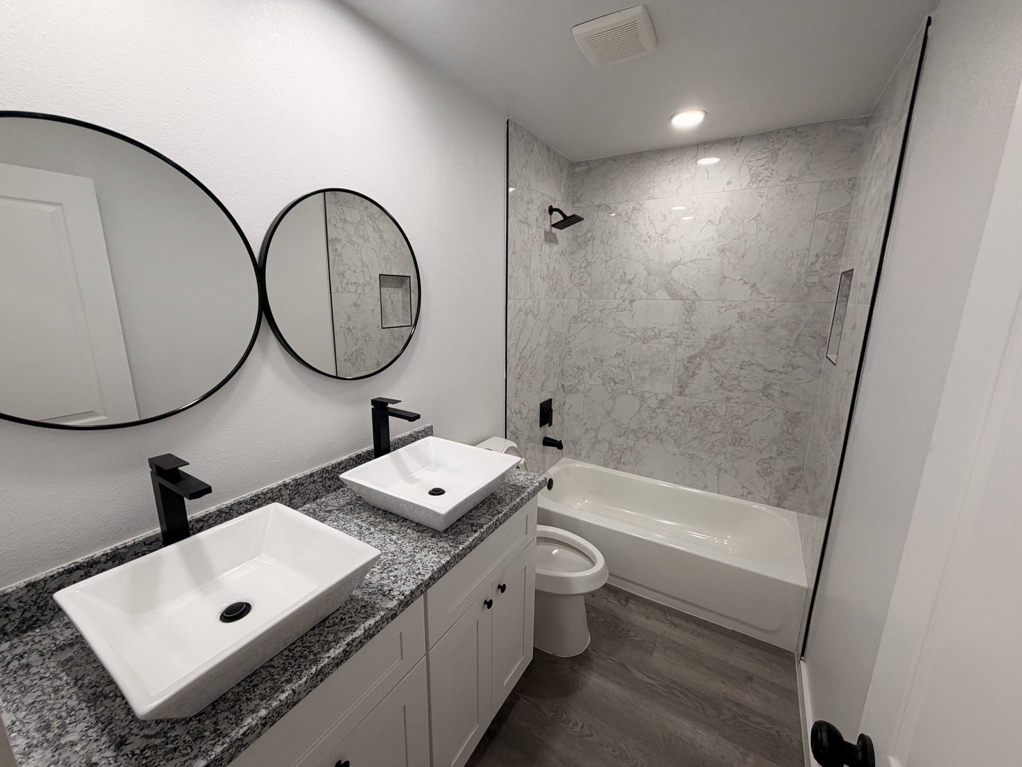 916 Brook Forest Drive A Property Photo 9