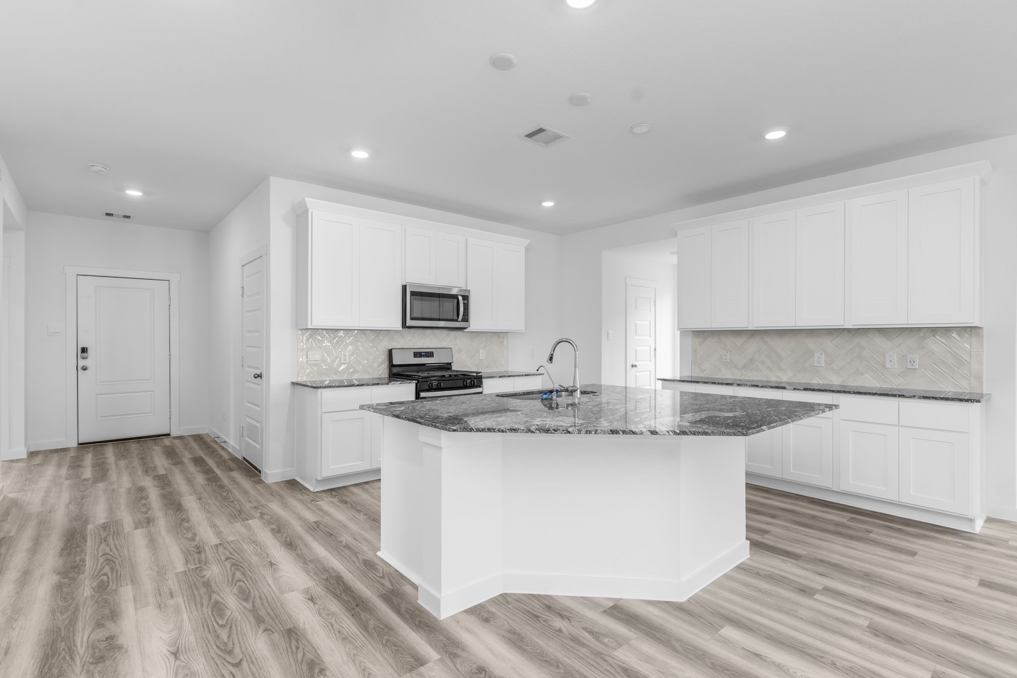 2816 Gran Castillo Drive Property Photo 4