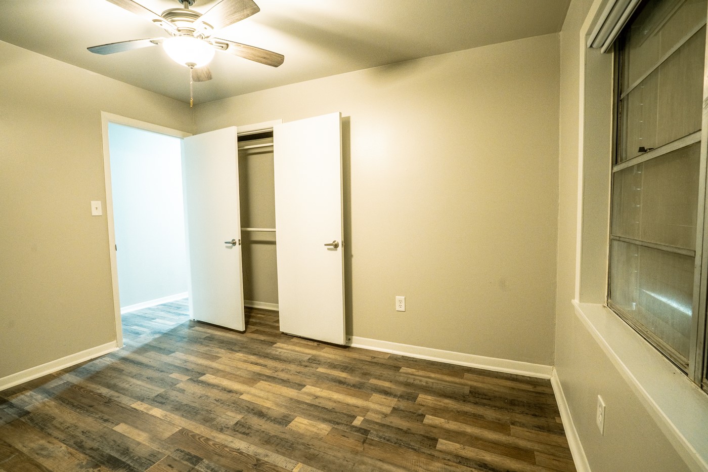 1105 W Saint Louis Avenue Property Photo 9