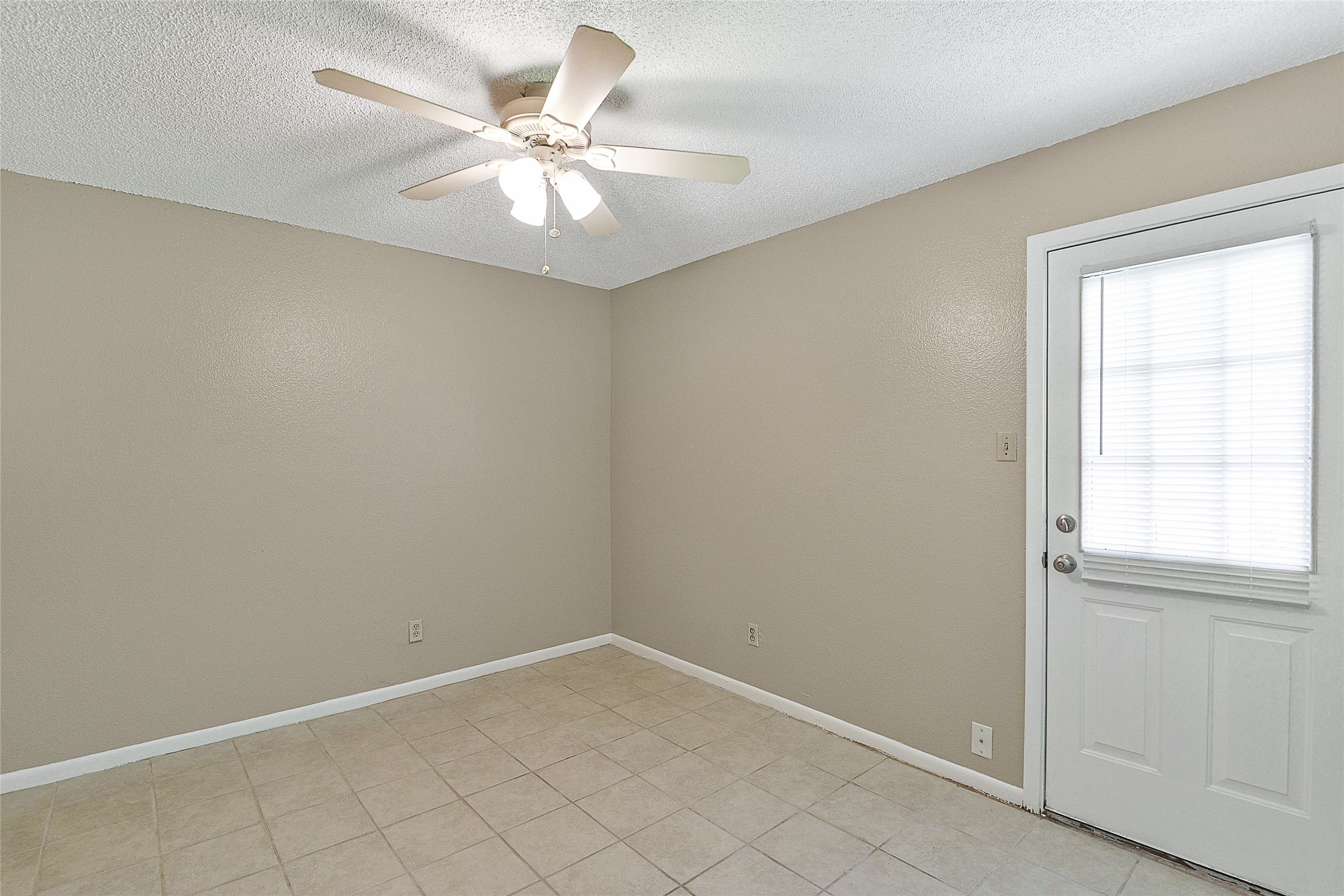 4512 Avenue L 3 Property Photo 14