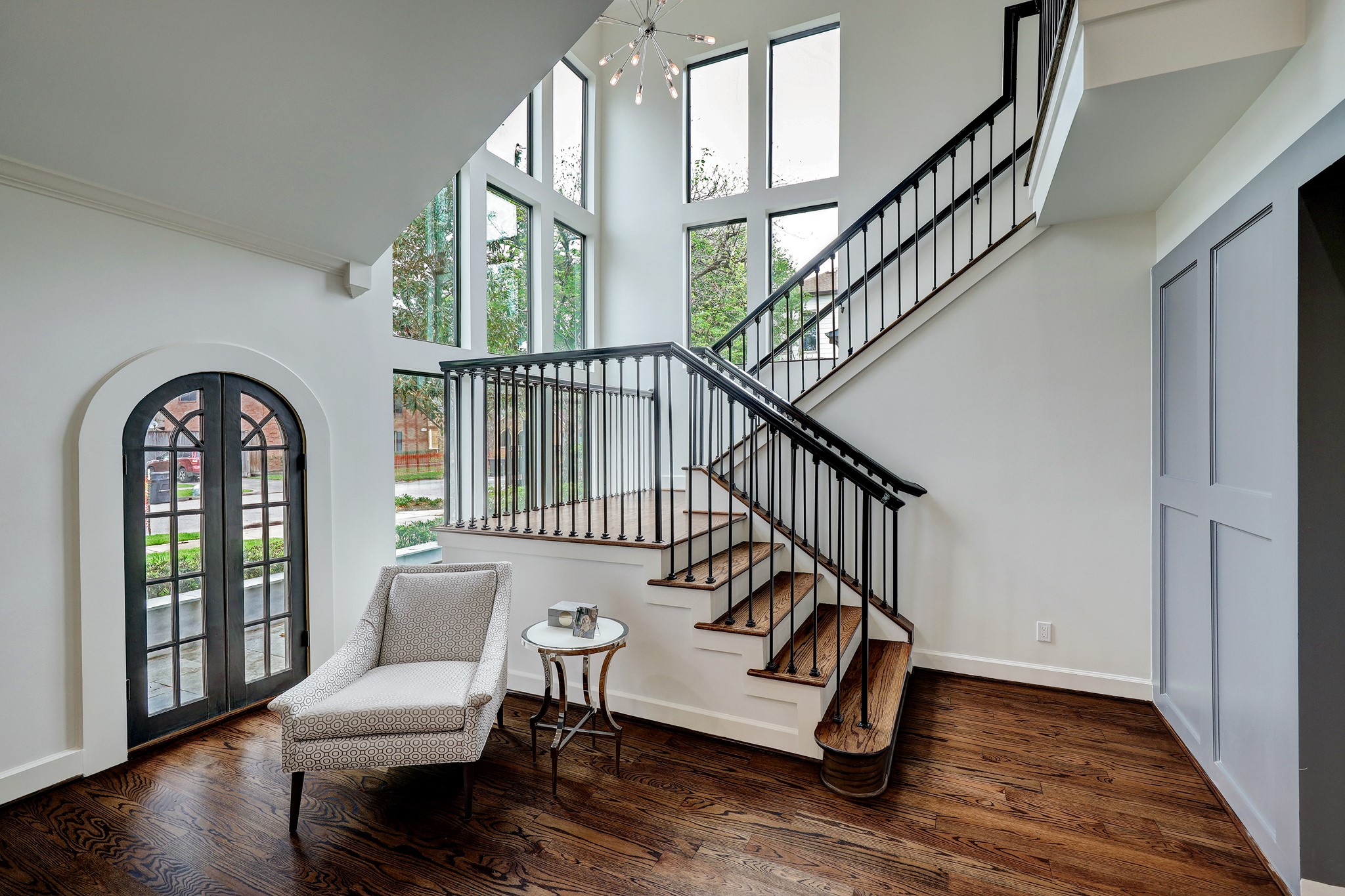 2027 Branard Street Property Photo 3