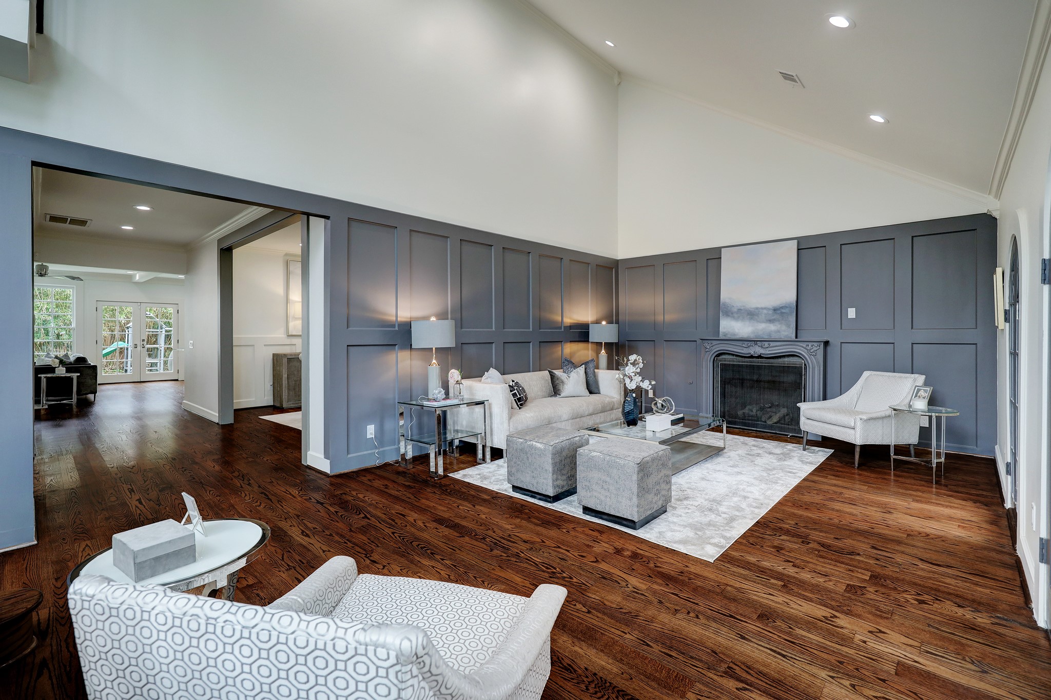 2027 Branard Street Property Photo 4