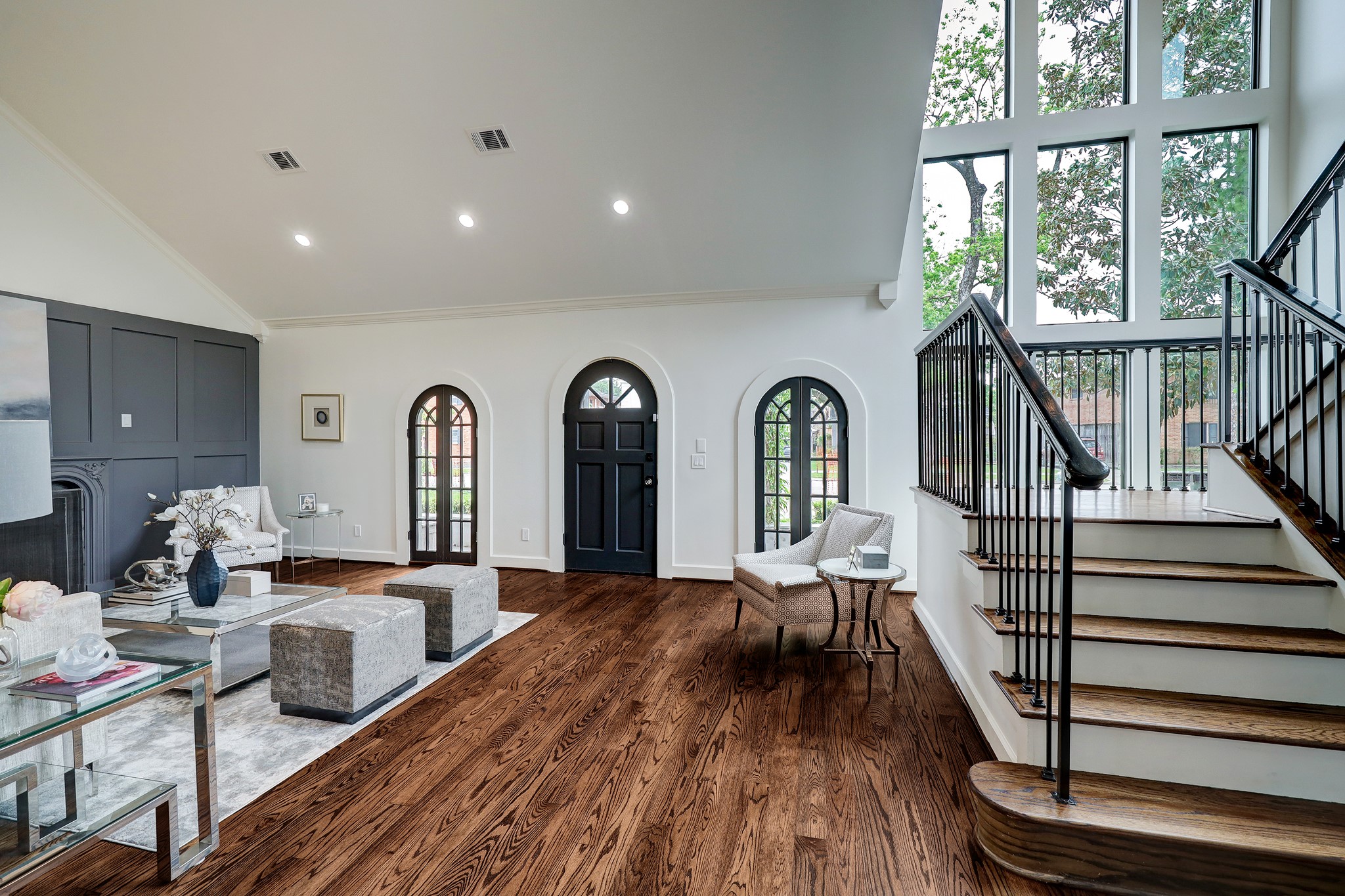 2027 Branard Street Property Photo 6