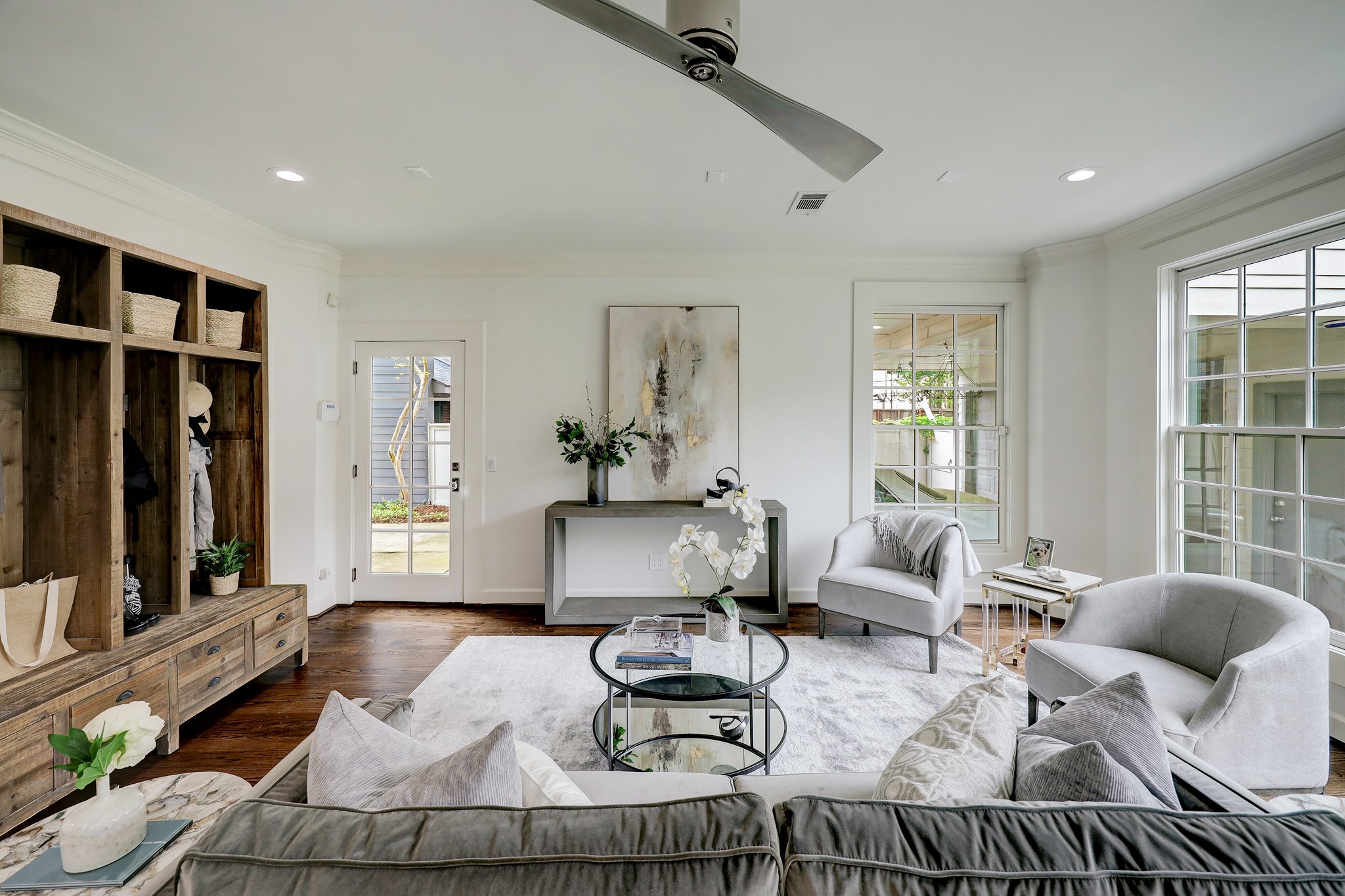 2027 Branard Street Property Photo 11