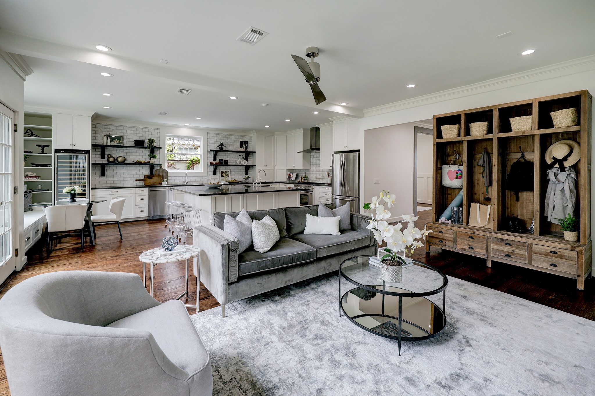 2027 Branard Street Property Photo 13