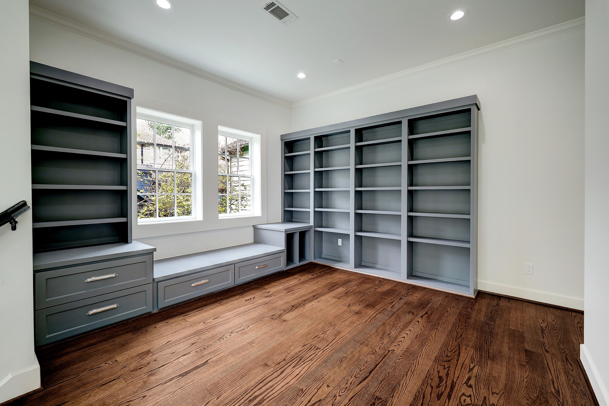 2027 Branard Street Property Photo 20