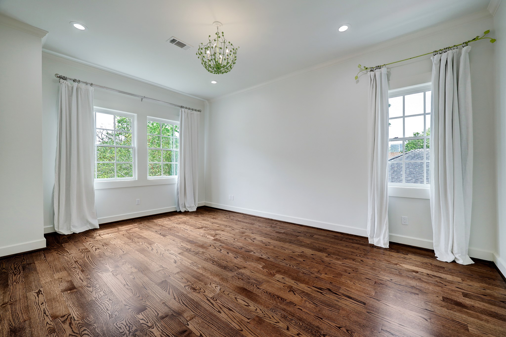 2027 Branard Street Property Photo 24