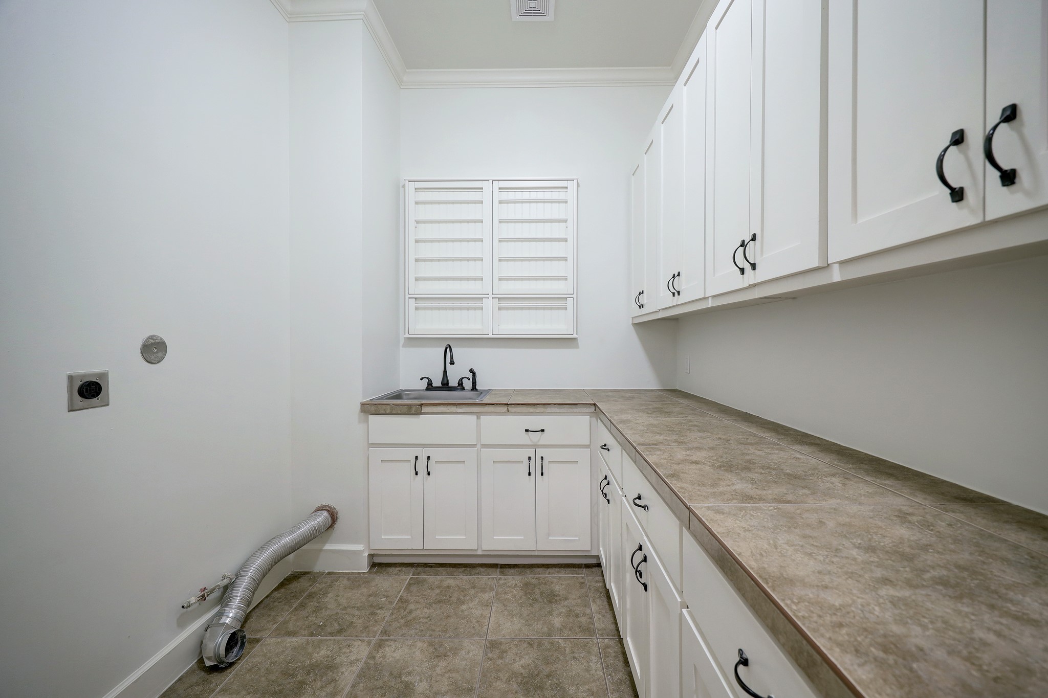 2027 Branard Street Property Photo 25