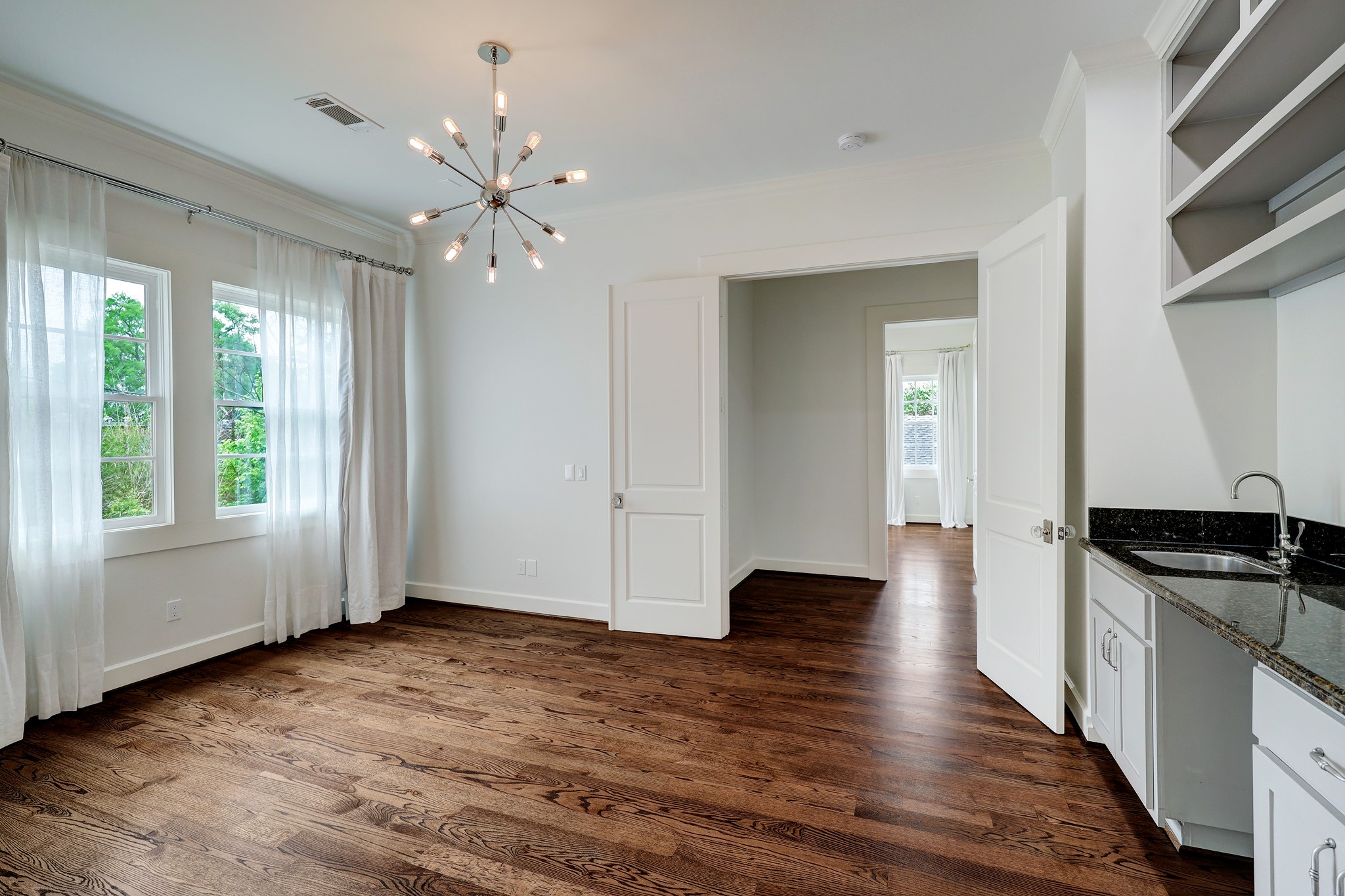 2027 Branard Street Property Photo 27