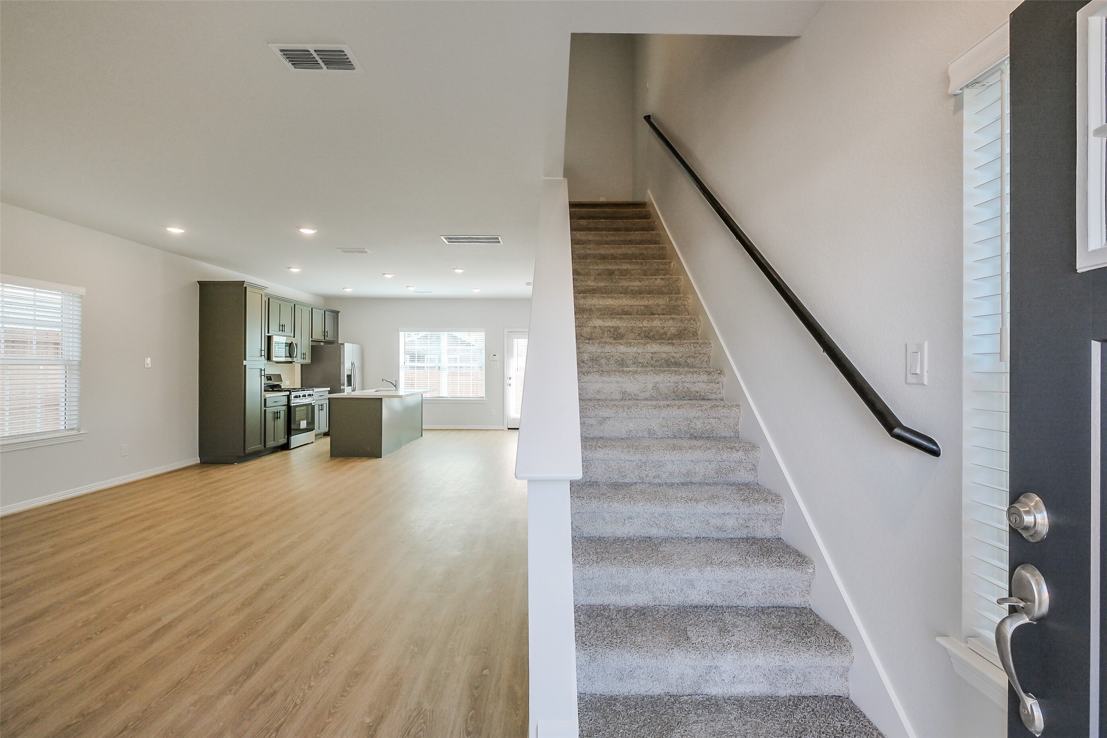 6407 Paris Street Property Photo 5