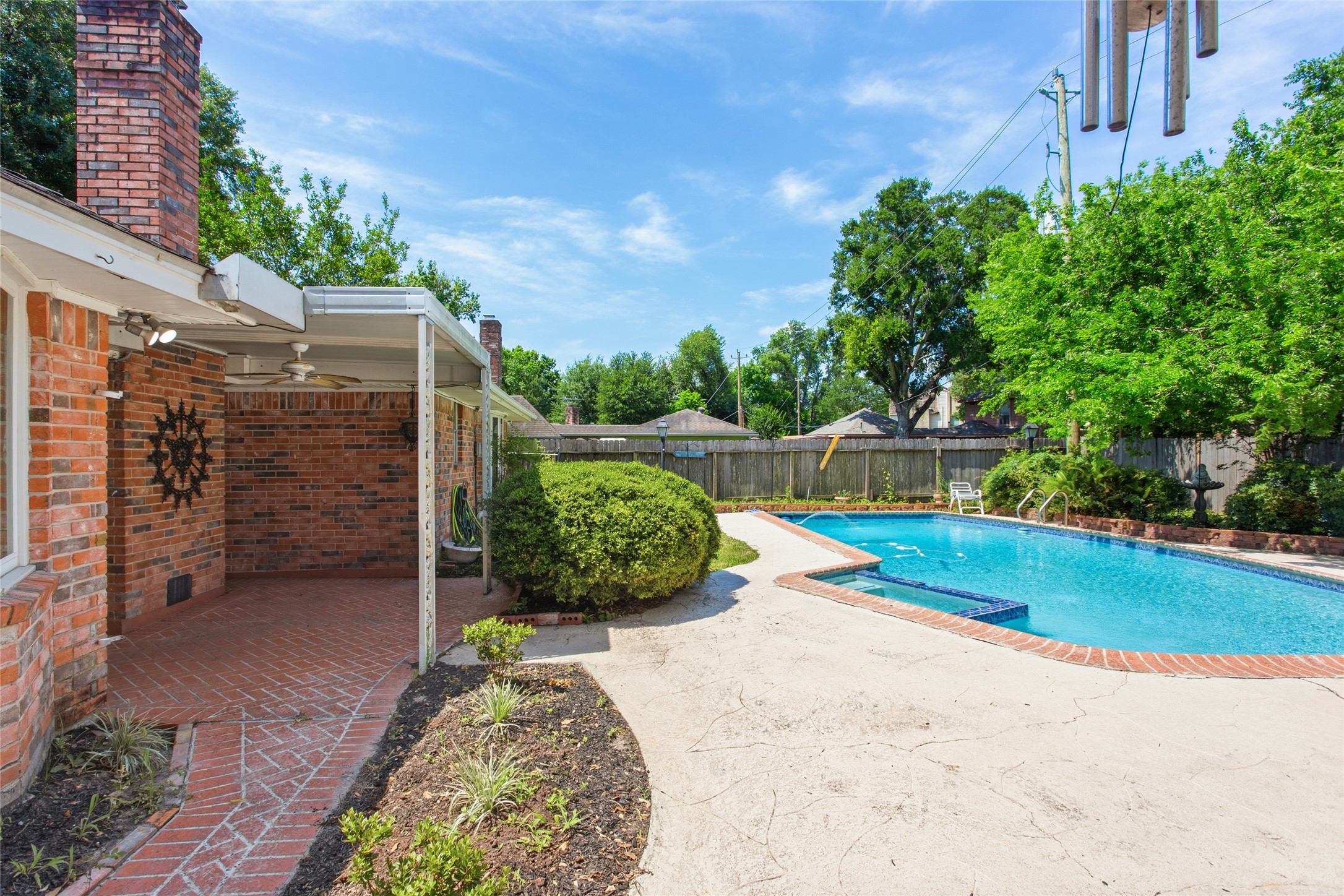 5622 Long Creek Lane Property Photo 3