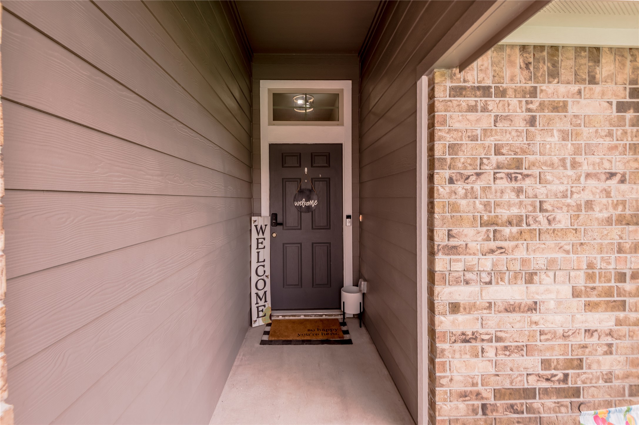 124 Worley Way Property Photo 3