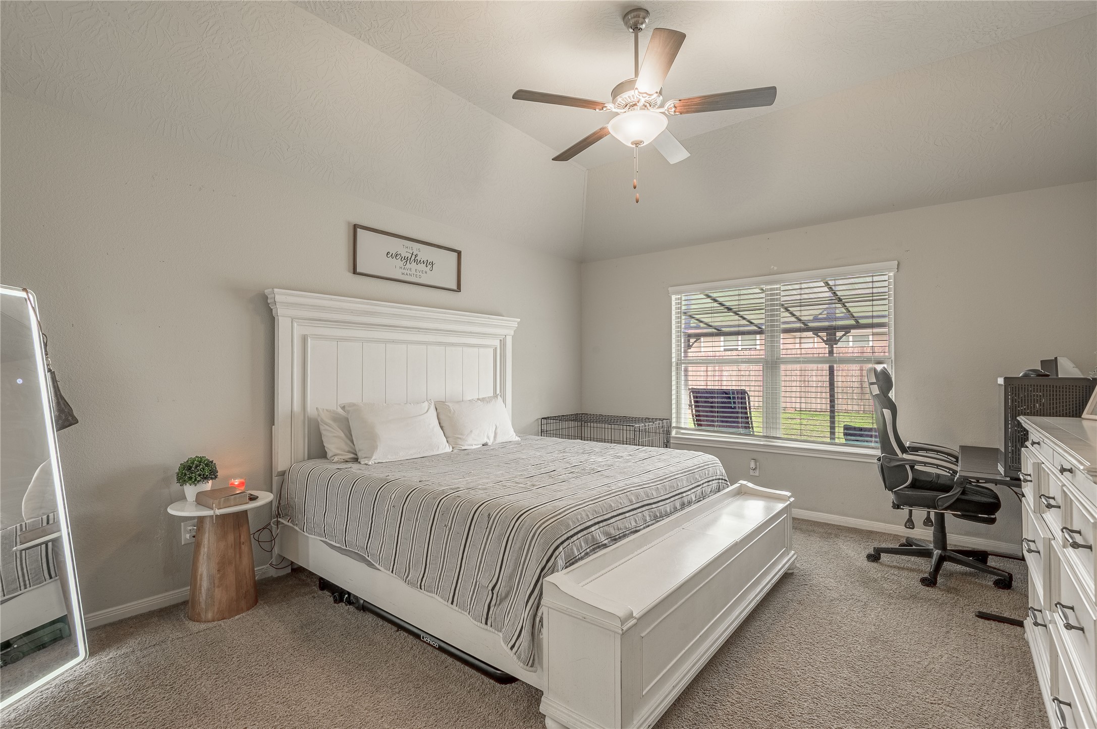 124 Worley Way Property Photo 14