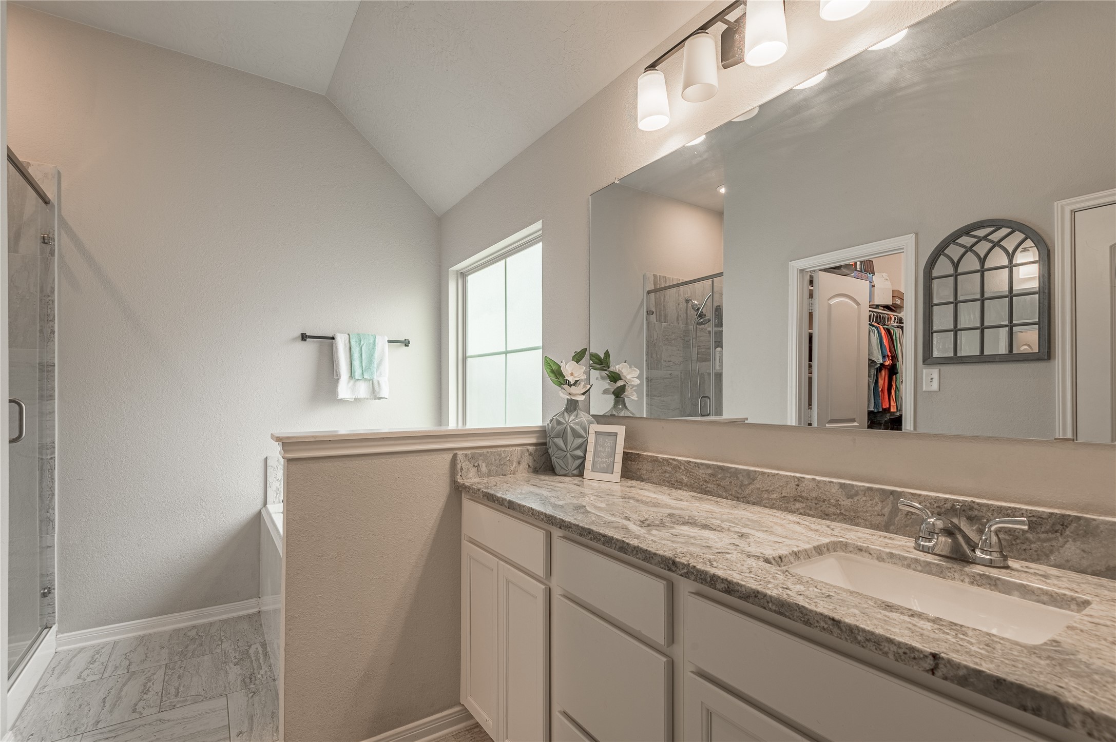 124 Worley Way Property Photo 17