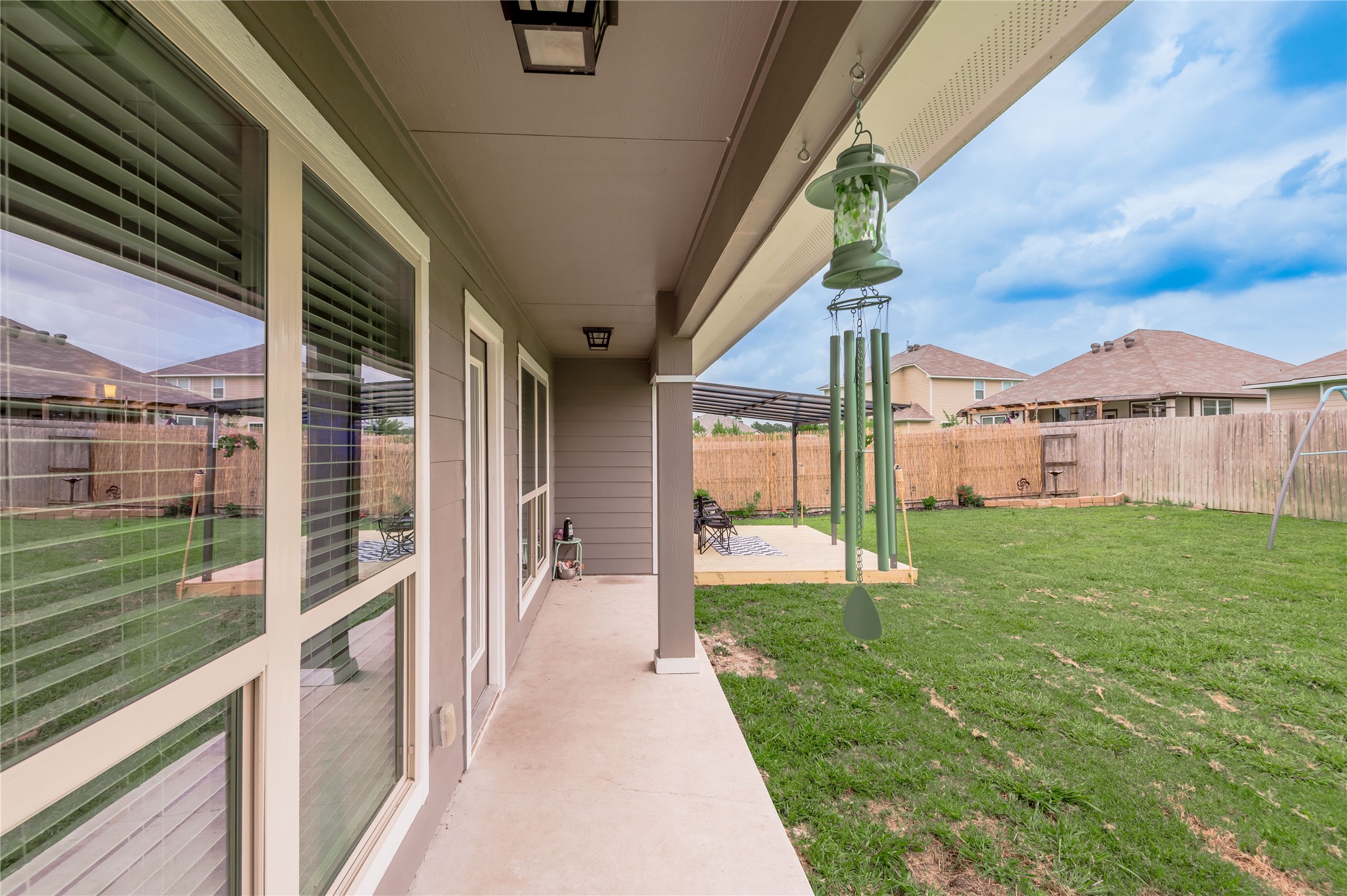 124 Worley Way Property Photo 32