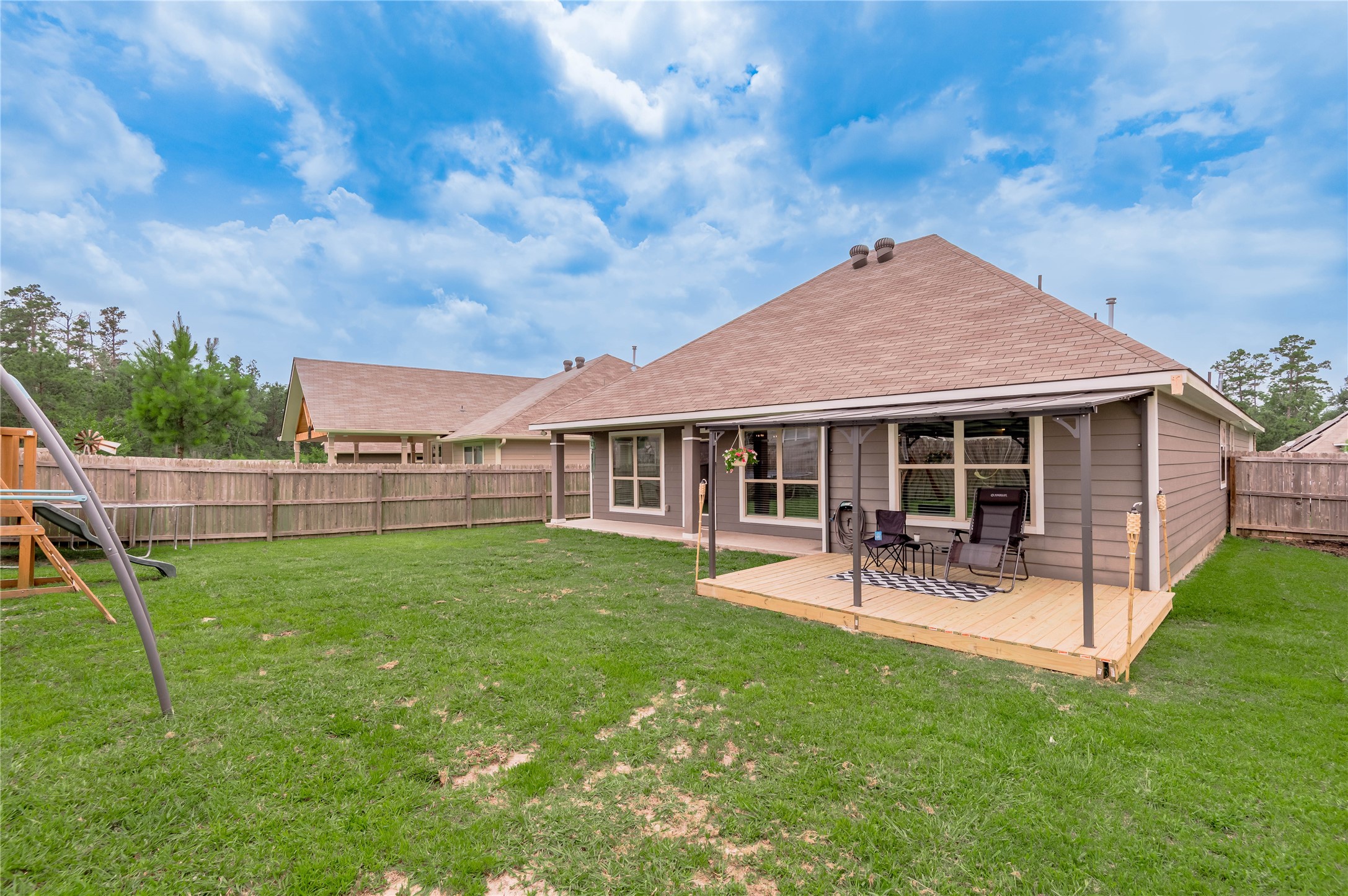 124 Worley Way Property Photo 35