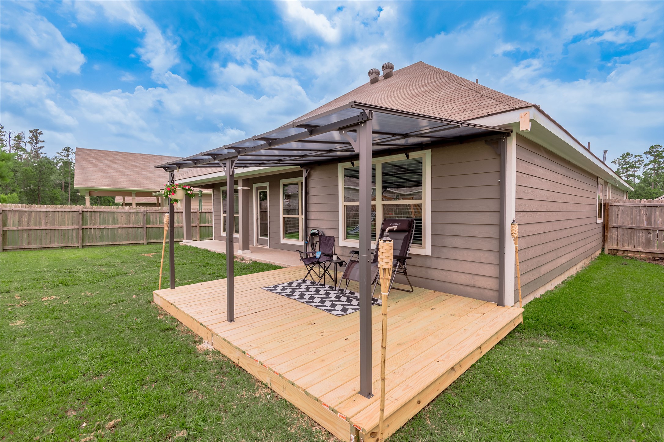 124 Worley Way Property Photo 36