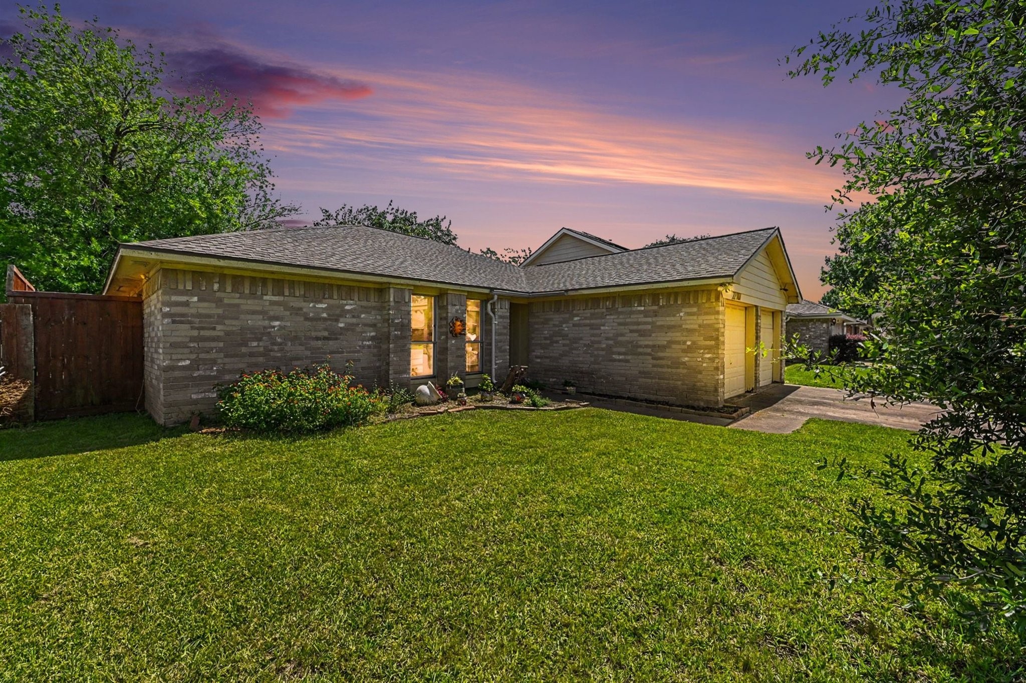 22107 Kenlake Drive Property Photo