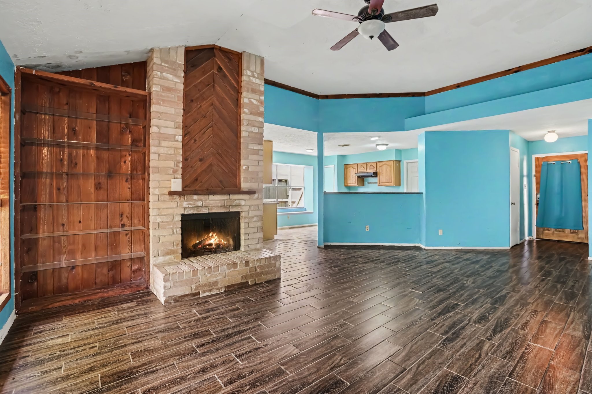 22107 Kenlake Drive Property Photo 4