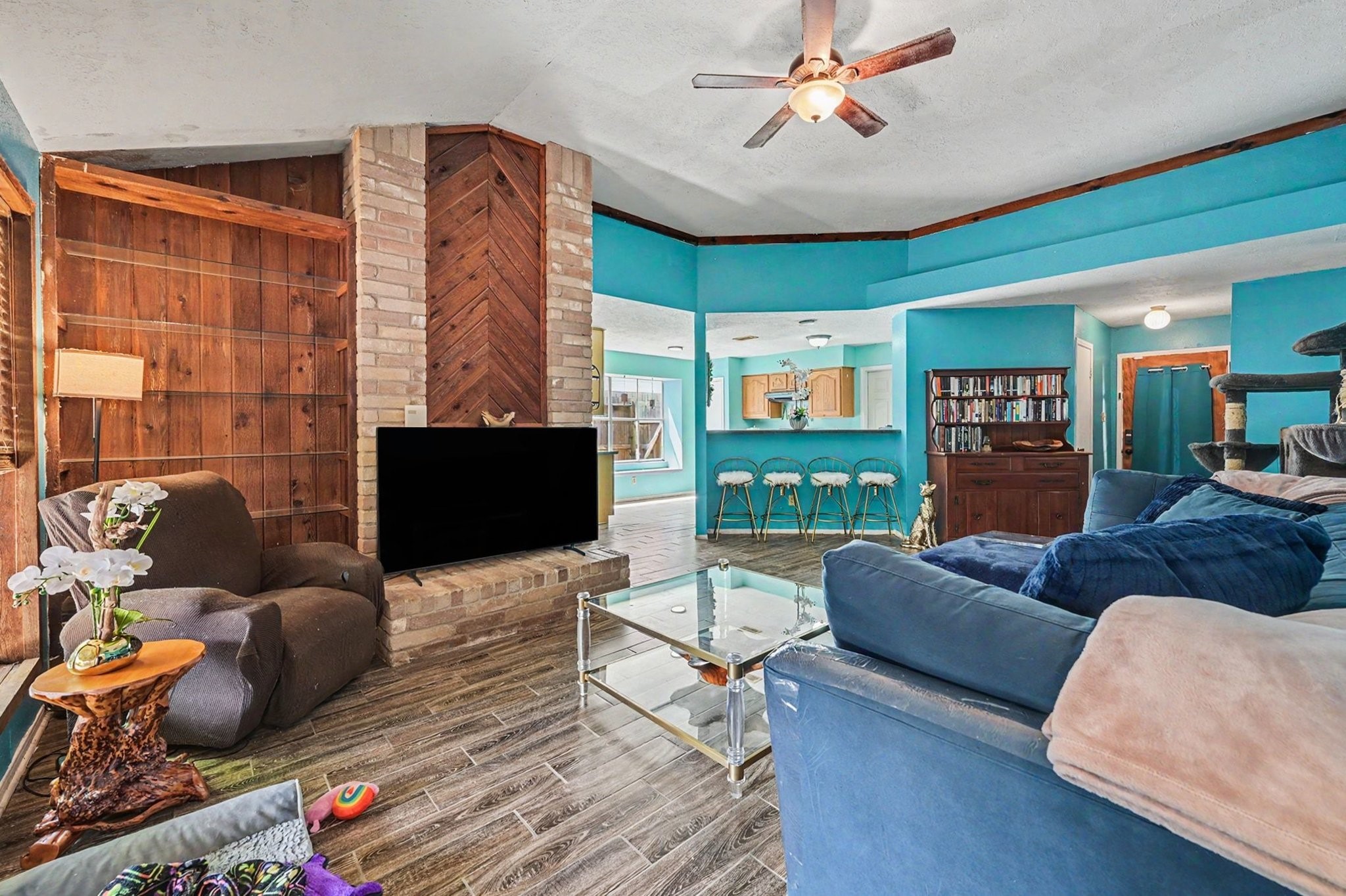 22107 Kenlake Drive Property Photo 6