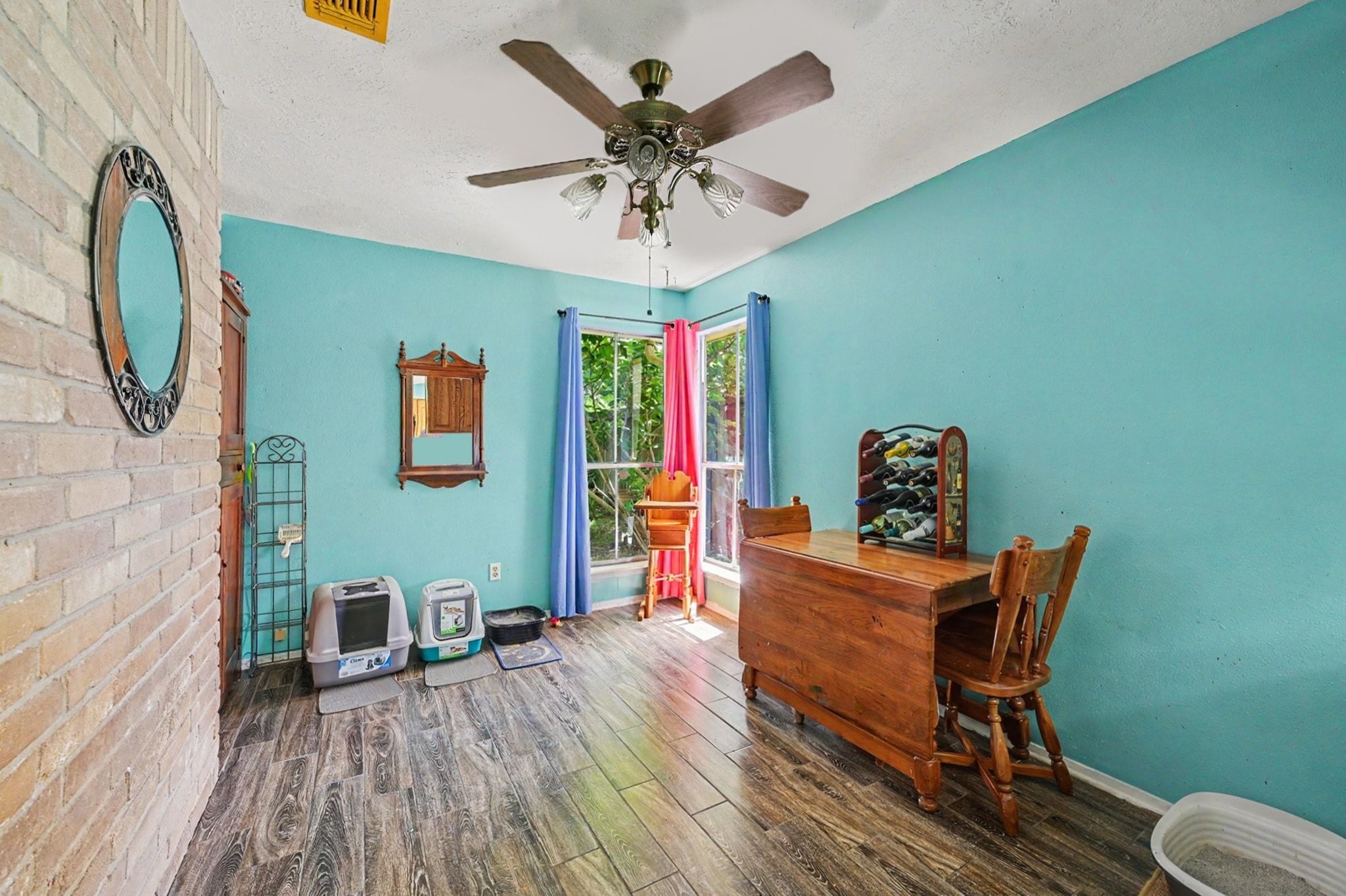 22107 Kenlake Drive Property Photo 9