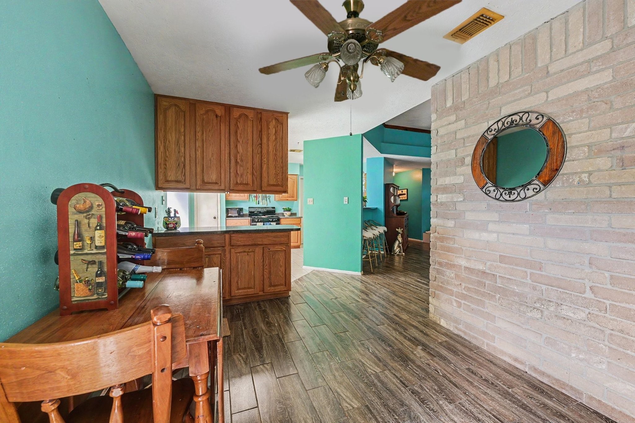 22107 Kenlake Drive Property Photo 10