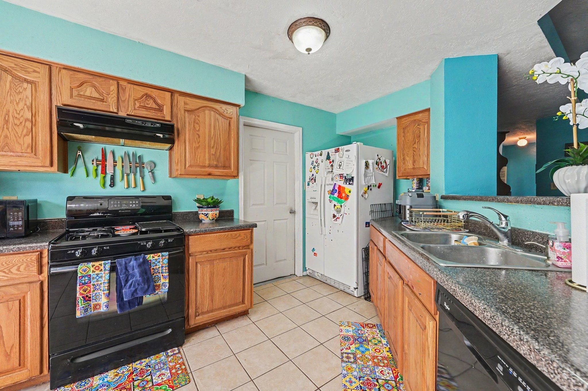 22107 Kenlake Drive Property Photo 12