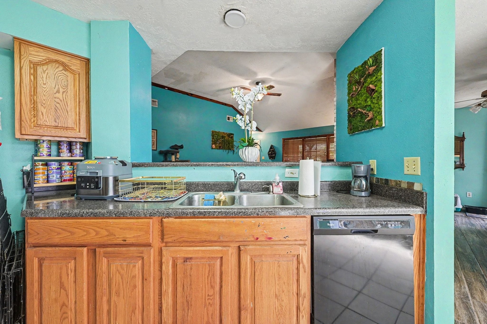 22107 Kenlake Drive Property Photo 14