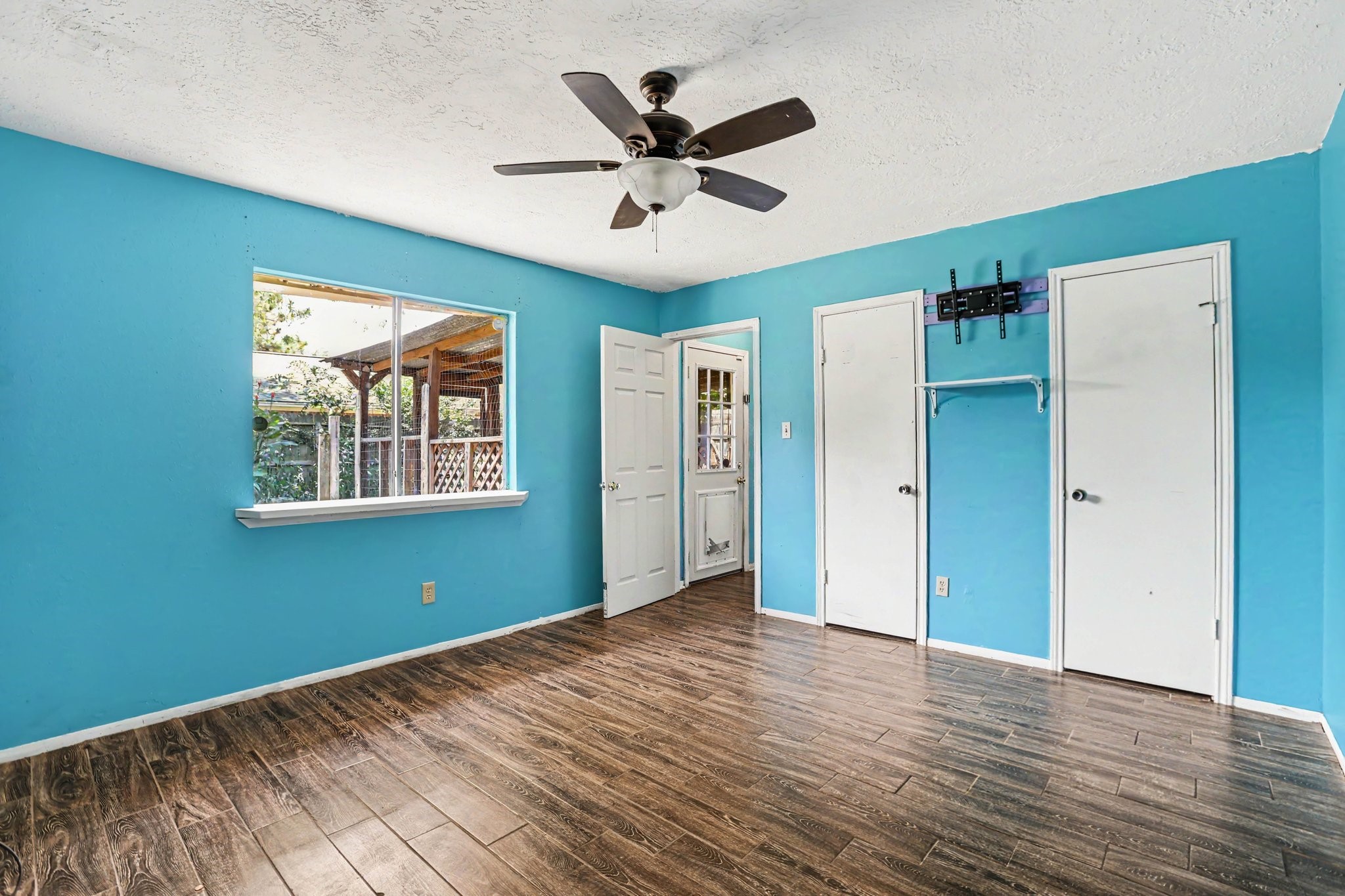 22107 Kenlake Drive Property Photo 18