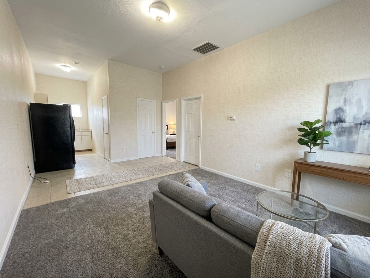 3710 Holmes Road B Property Photo 4
