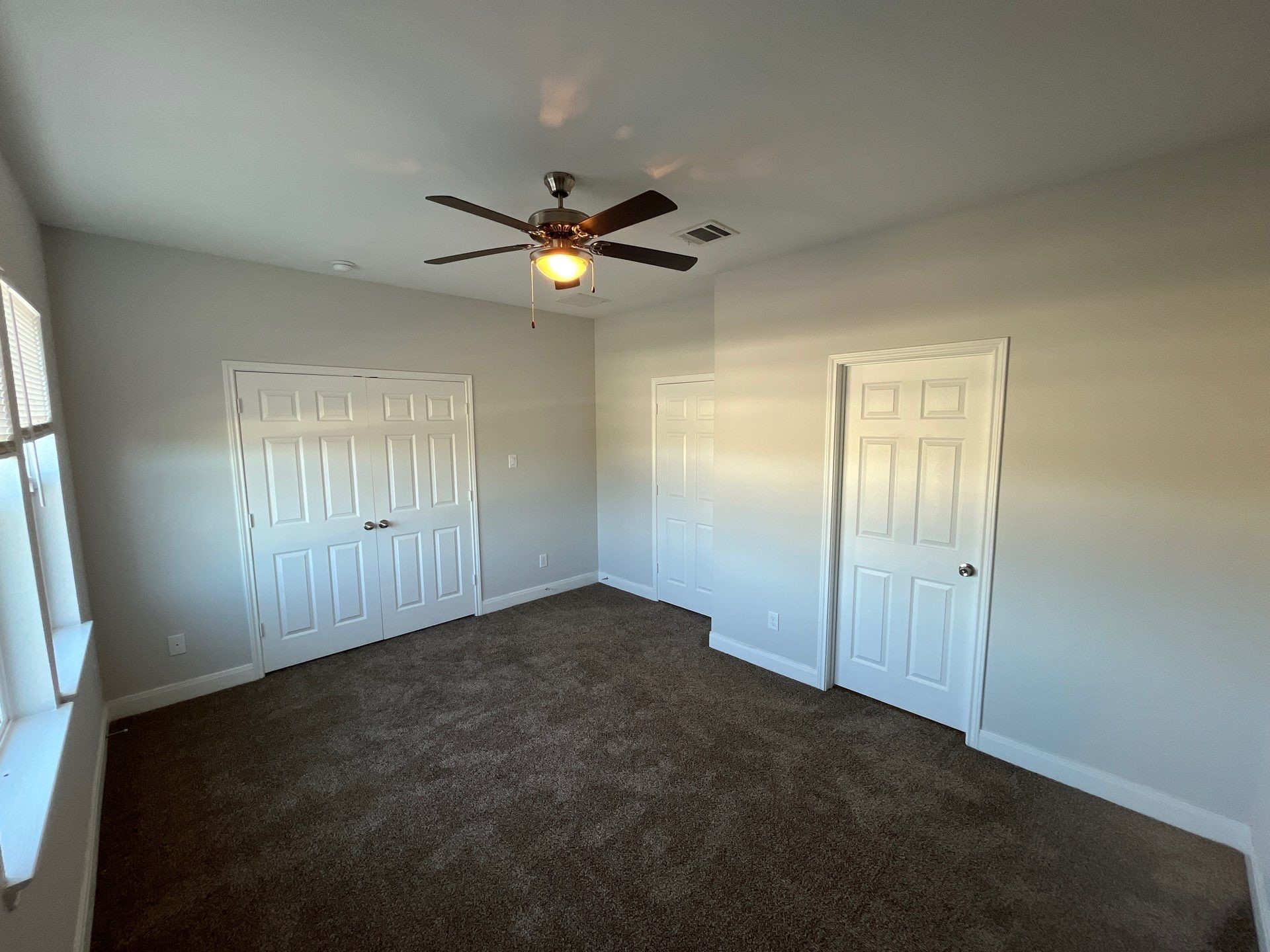 832 Elkhart Street A Property Photo 9