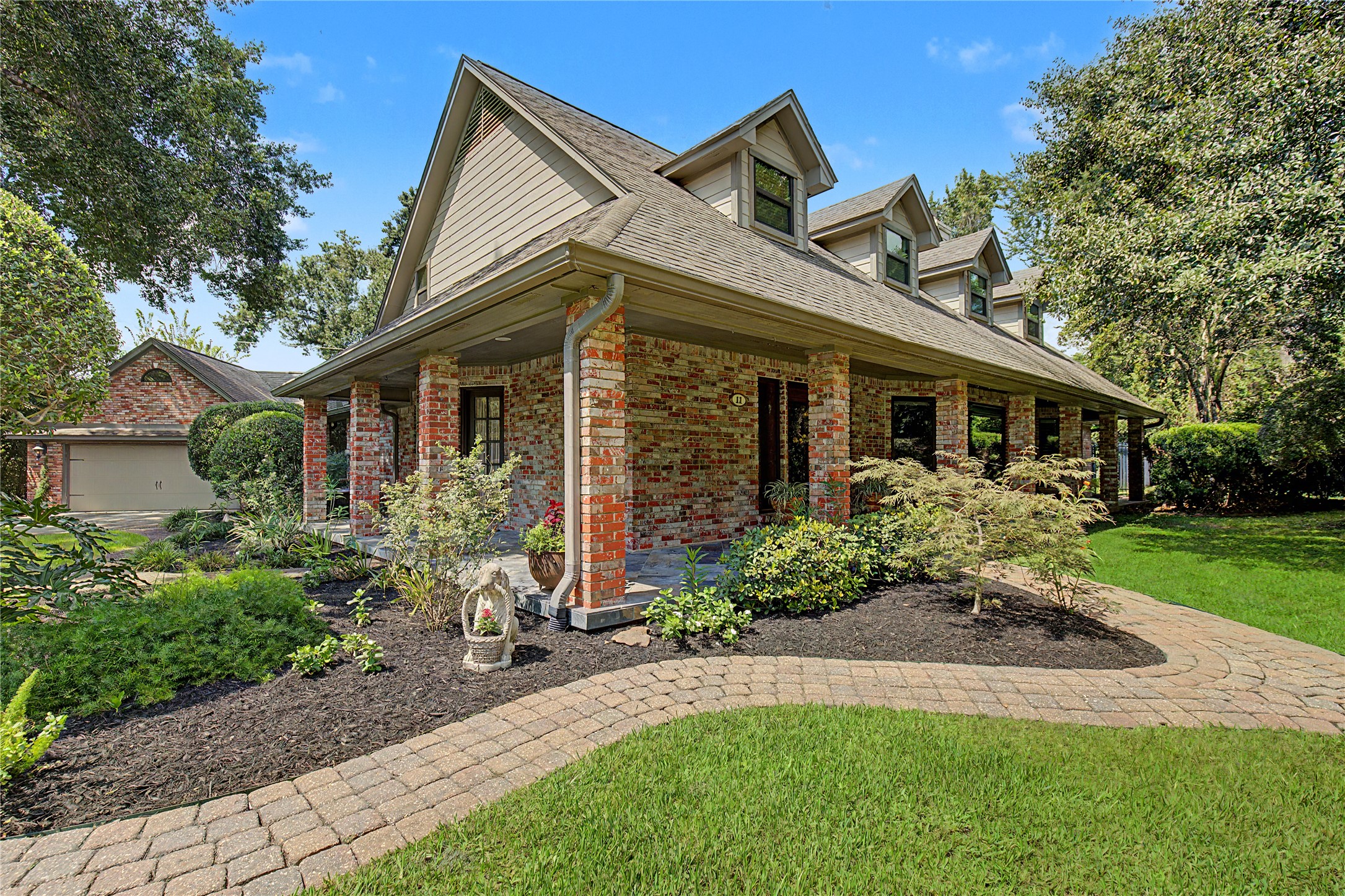 11 Holly Tree Lane Property Photo 4