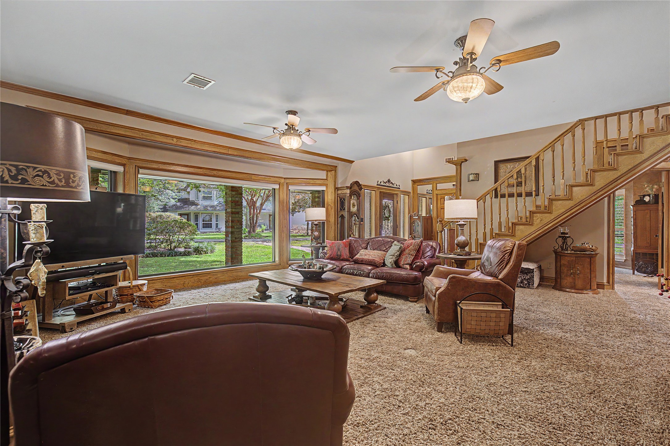 11 Holly Tree Lane Property Photo 8