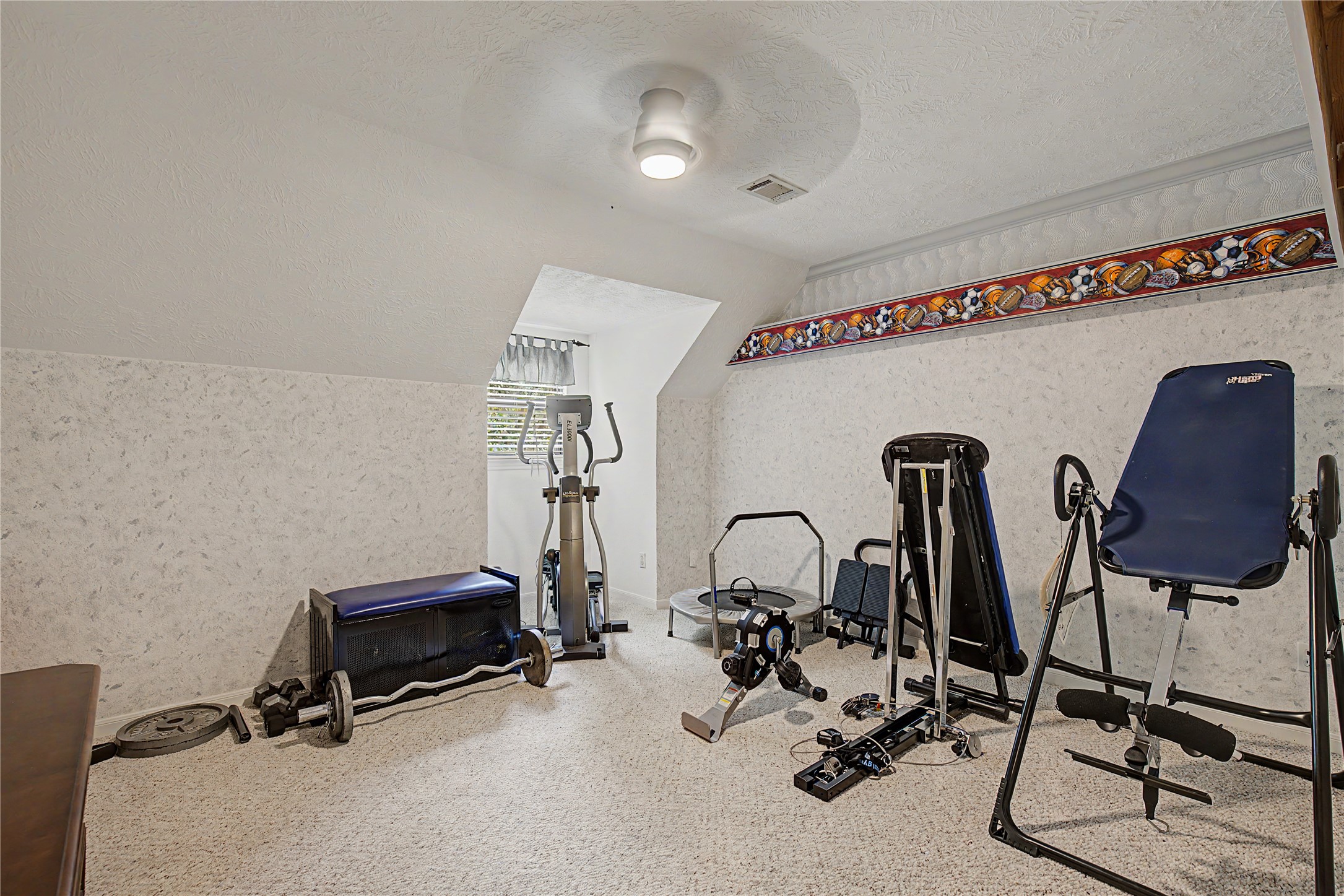 11 Holly Tree Lane Property Photo 28
