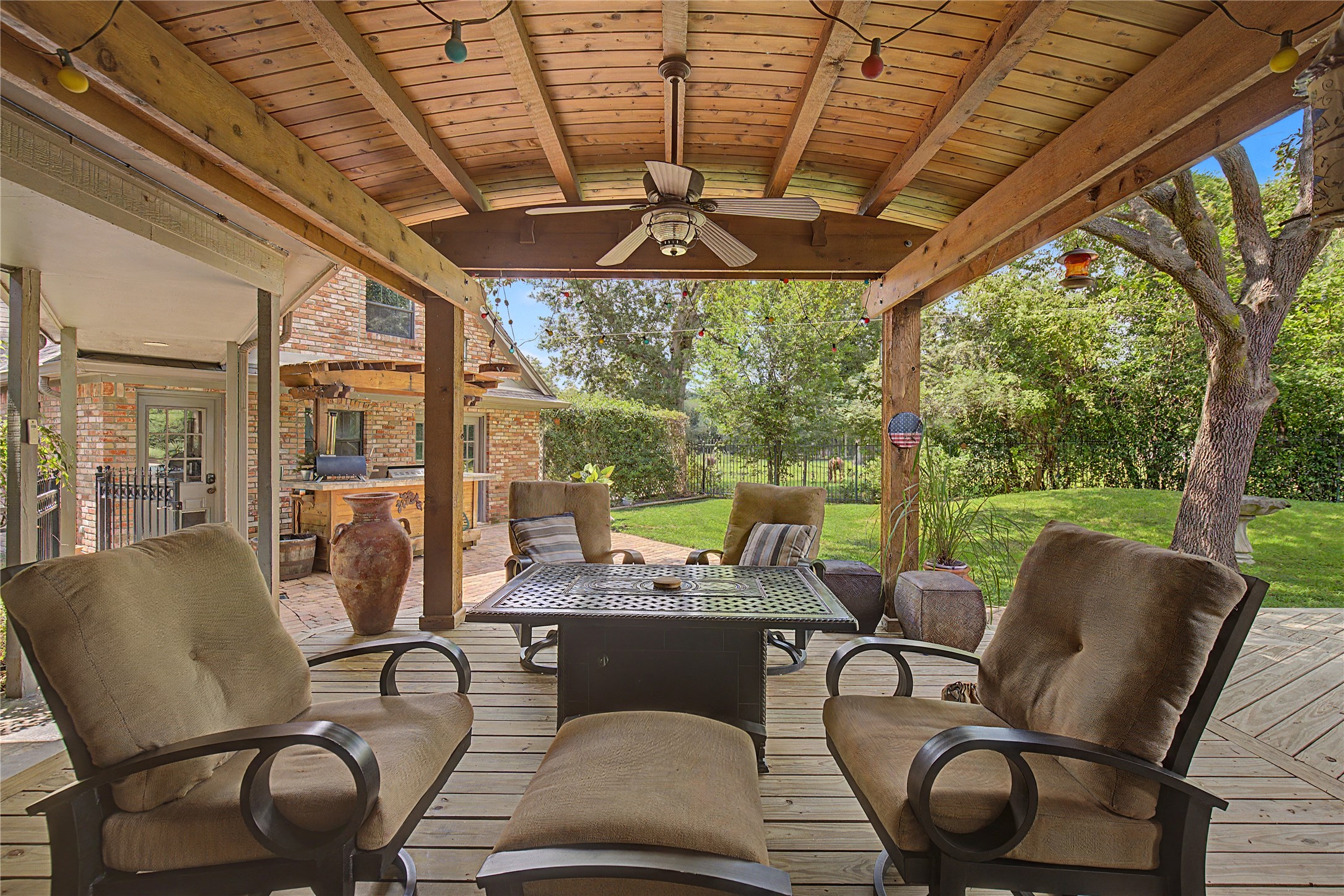 11 Holly Tree Lane Property Photo 33