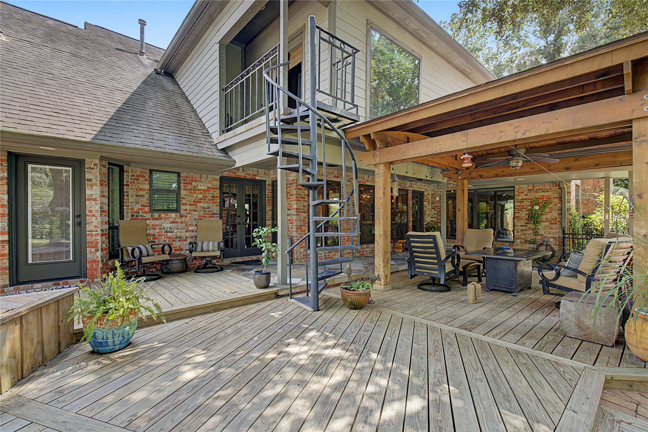 11 Holly Tree Lane Property Photo 34