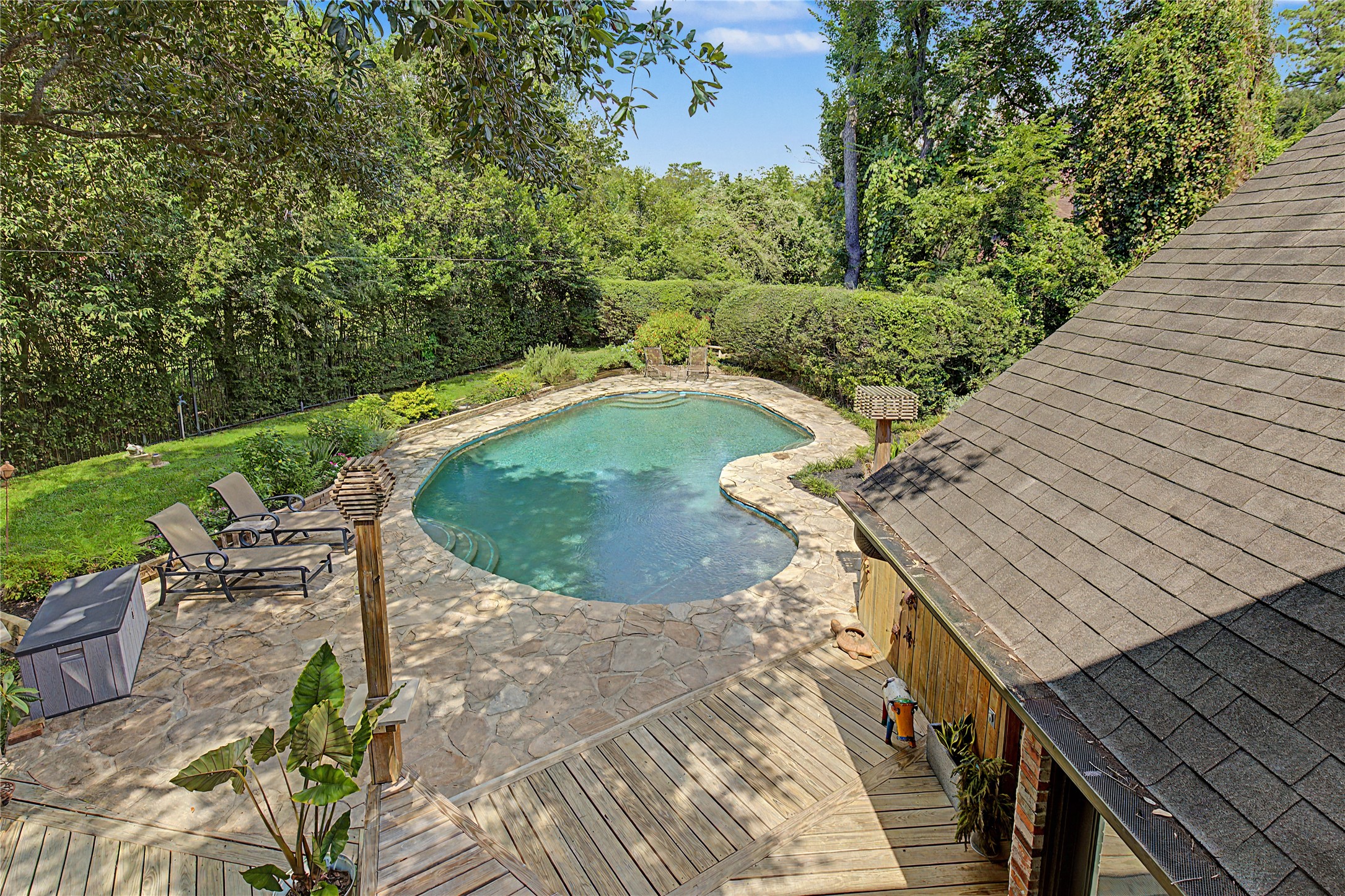 11 Holly Tree Lane Property Photo 36