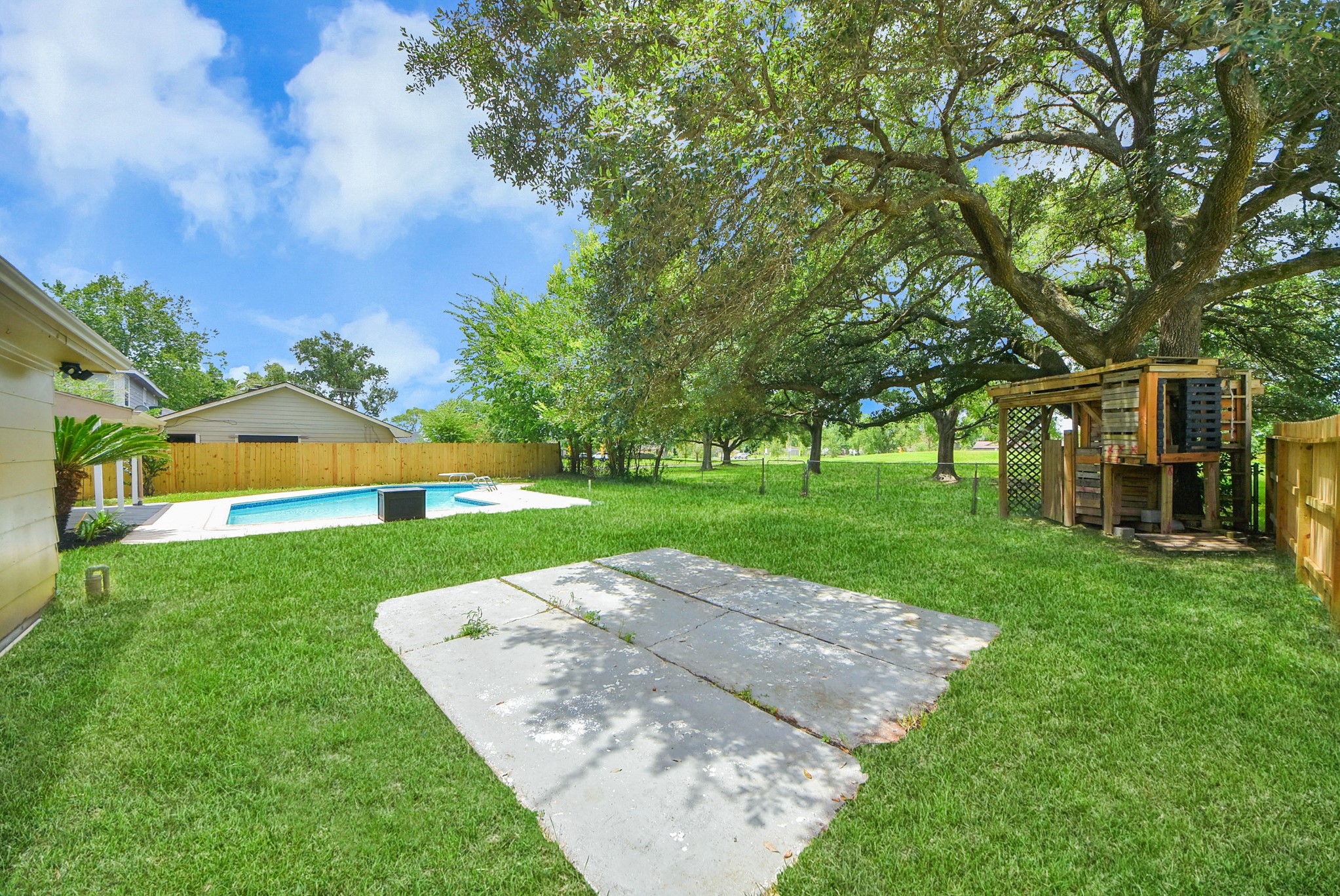 15538 Torry Pines Road Property Photo 22
