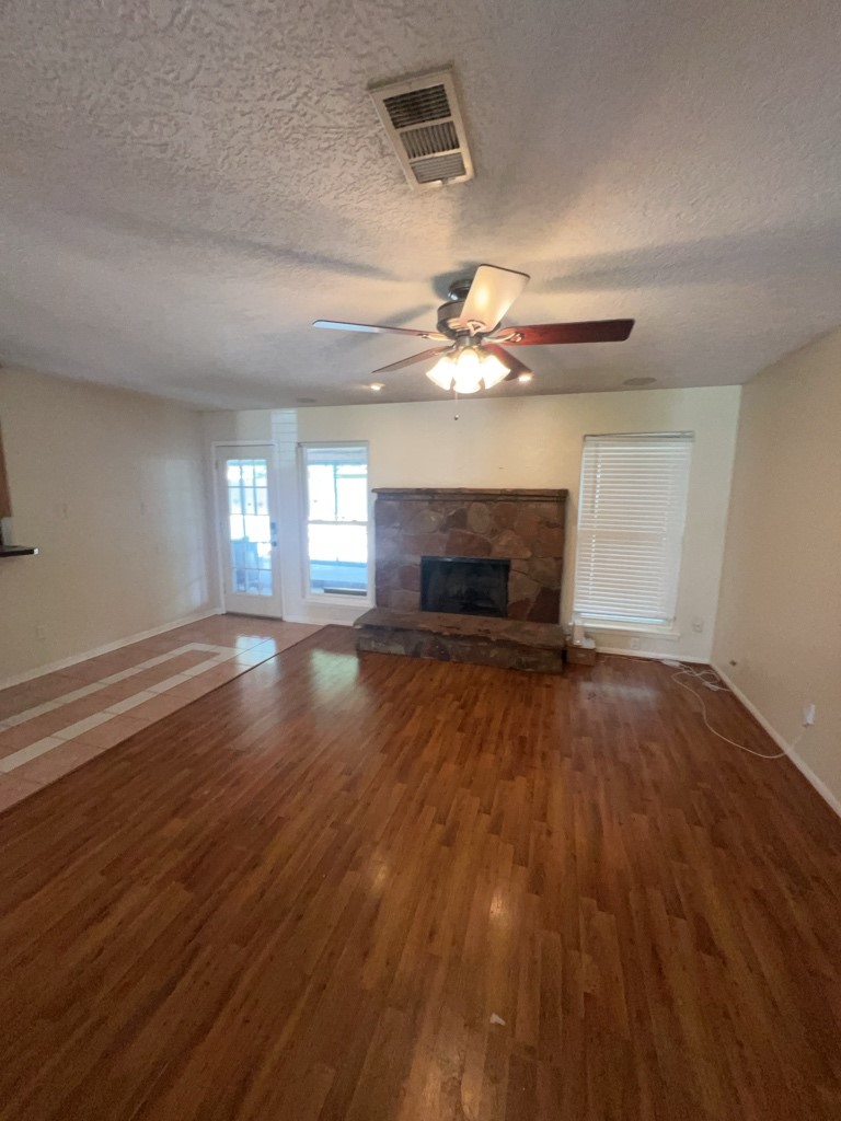 18507 Sweetmeadow Drive Property Photo 9