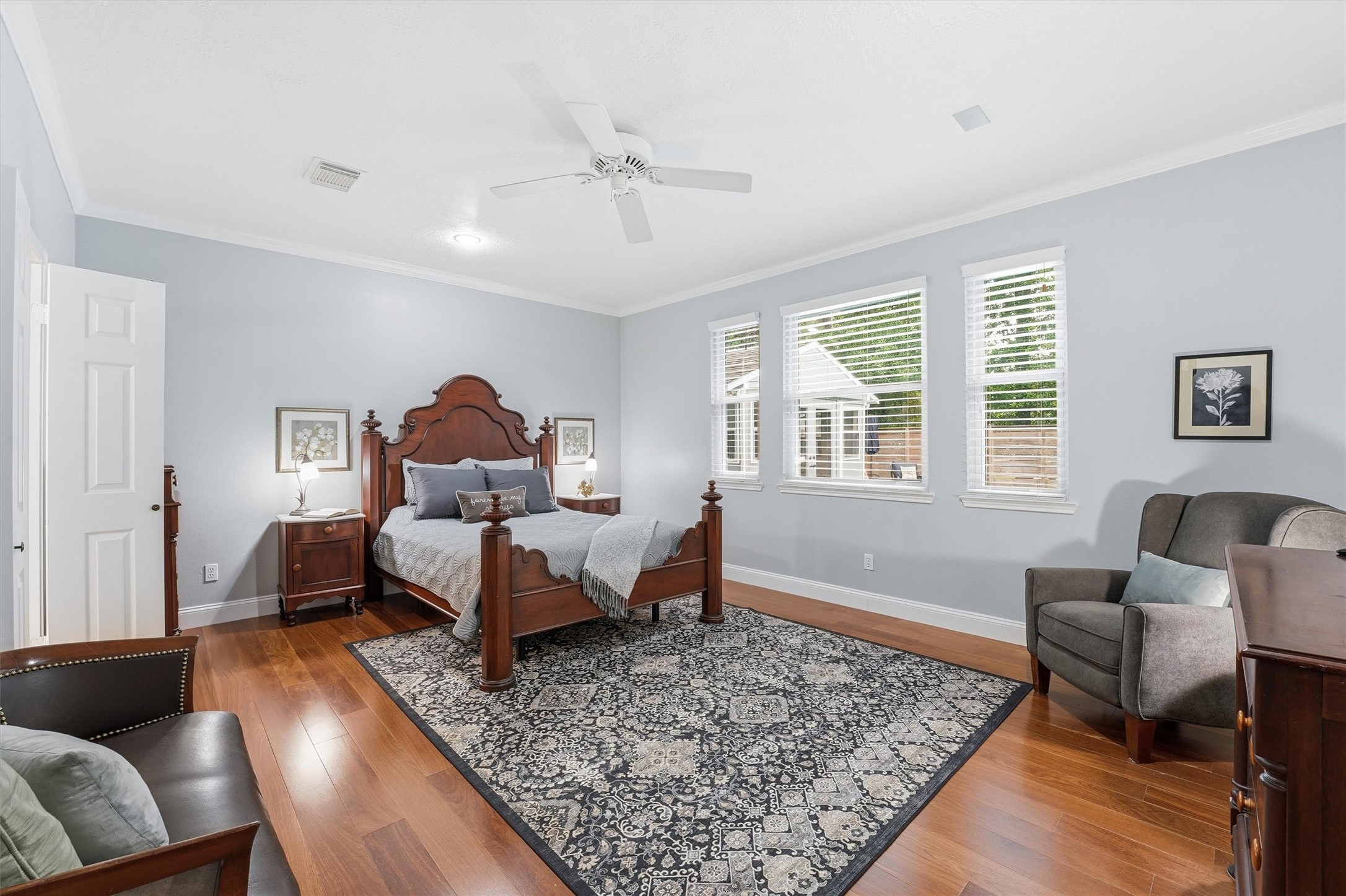 8103 Hurst Forest Drive Property Photo 6