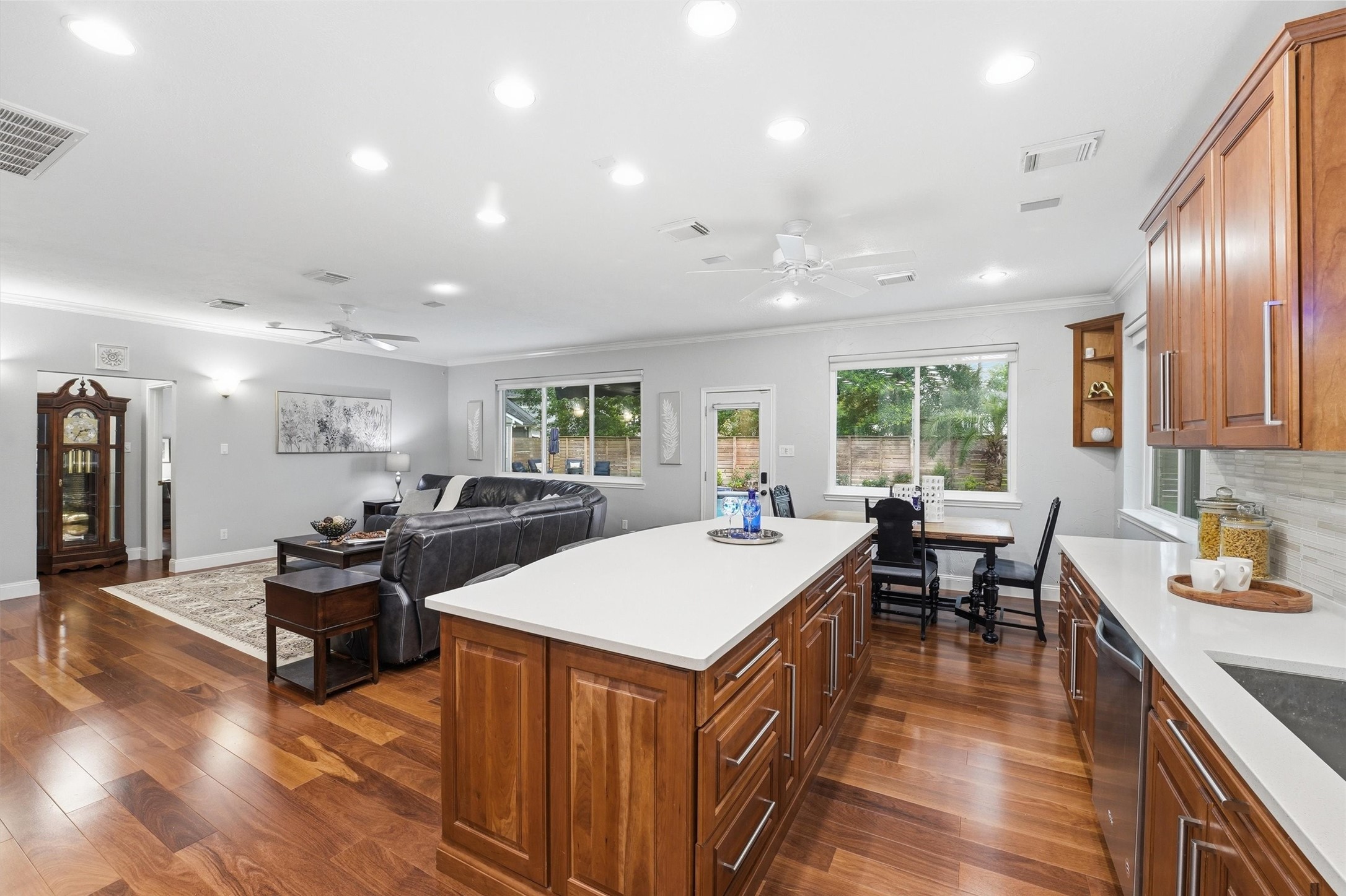 8103 Hurst Forest Drive Property Photo 15