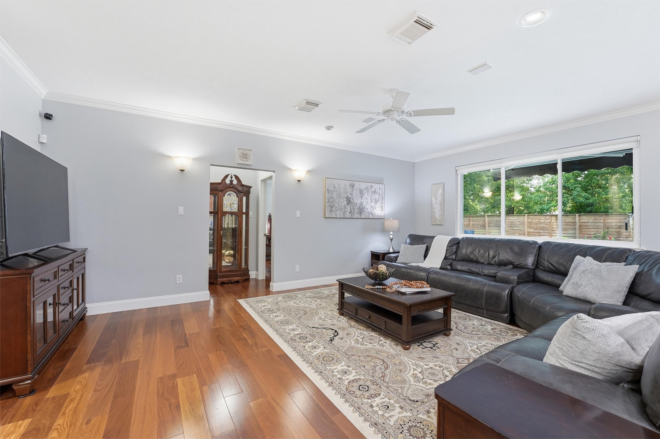 8103 Hurst Forest Drive Property Photo 16