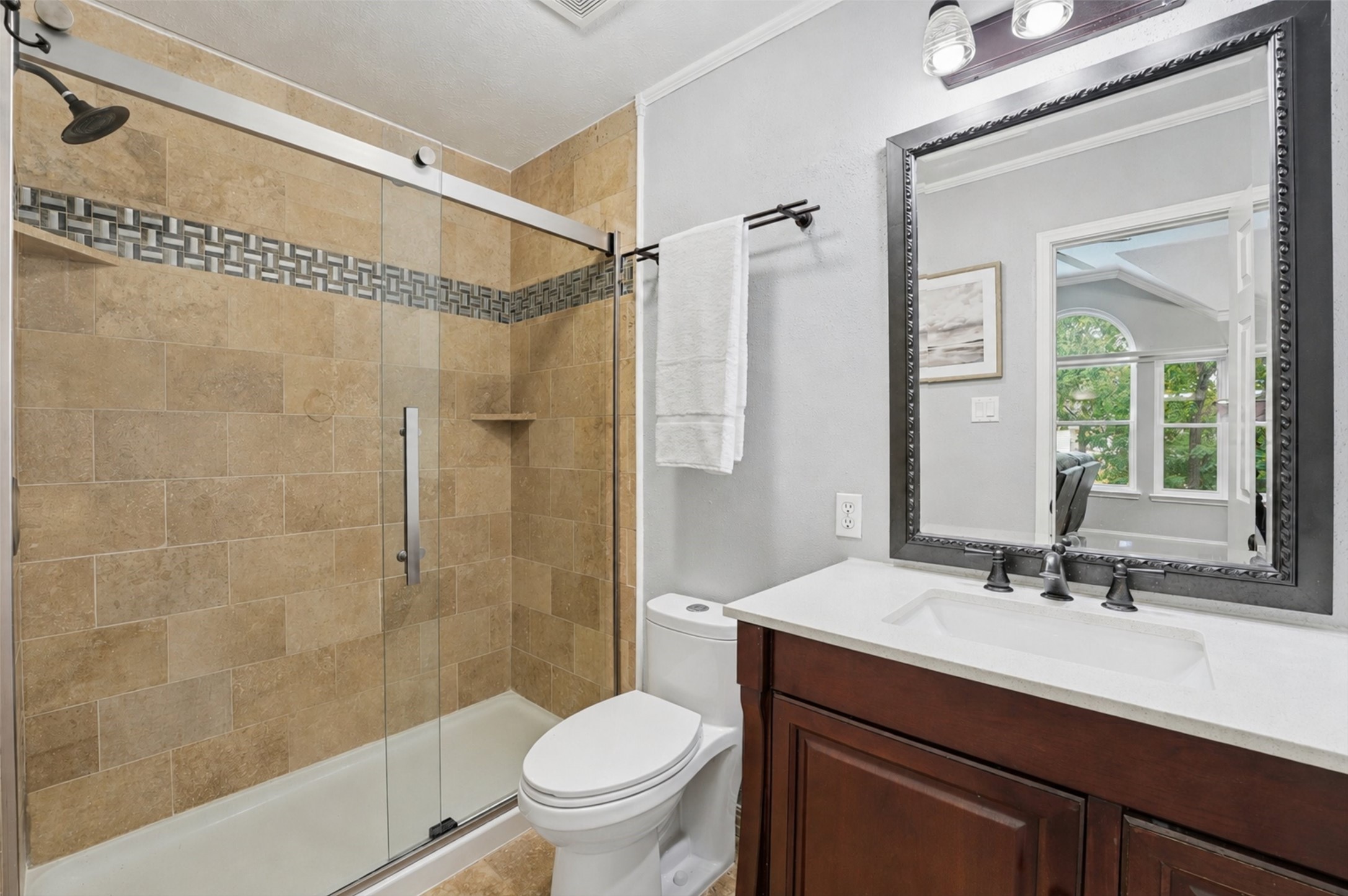8103 Hurst Forest Drive Property Photo 24