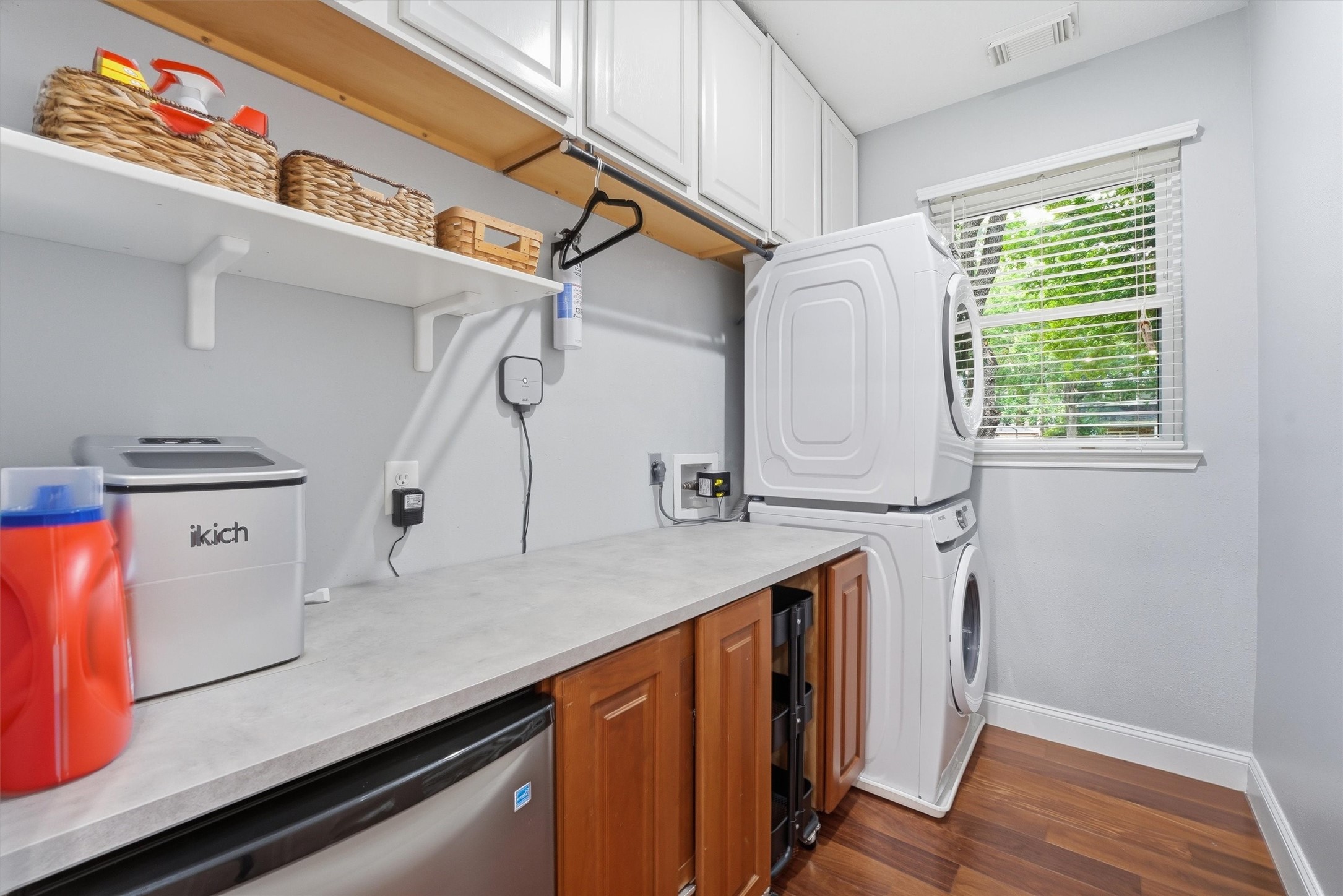 8103 Hurst Forest Drive Property Photo 29