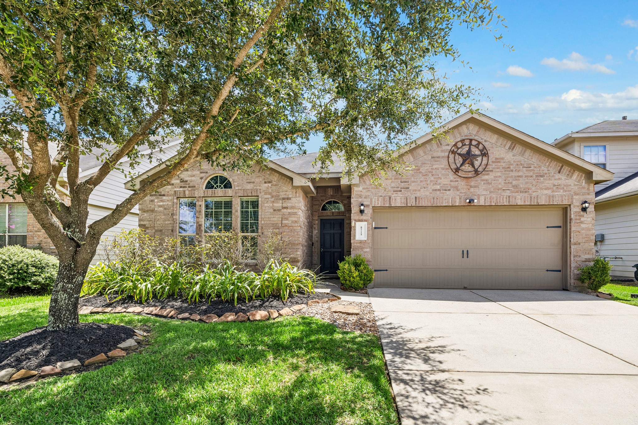 8715 Sunrise Canter Drive Property Photo 1