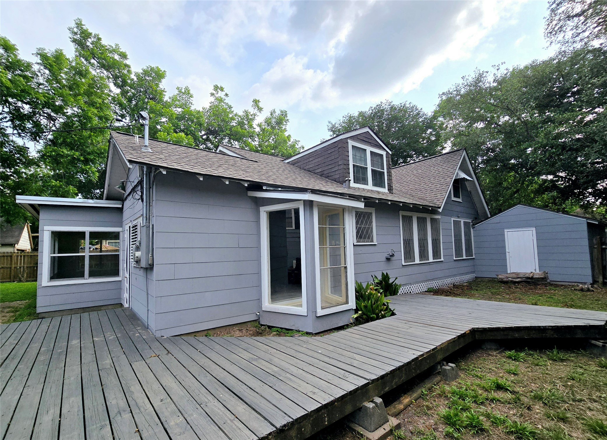 2909 Avenue G Property Photo 1