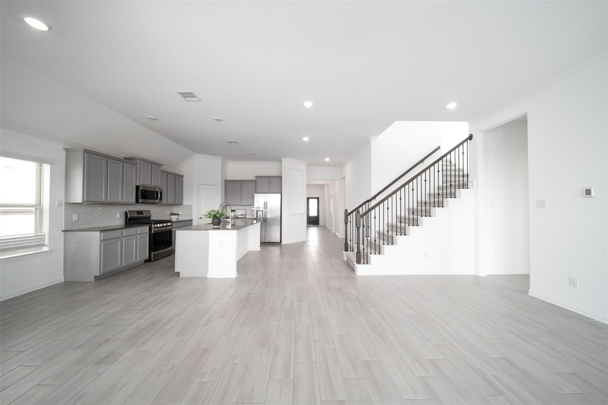 8710 Morning Glow Drive Property Photo 5