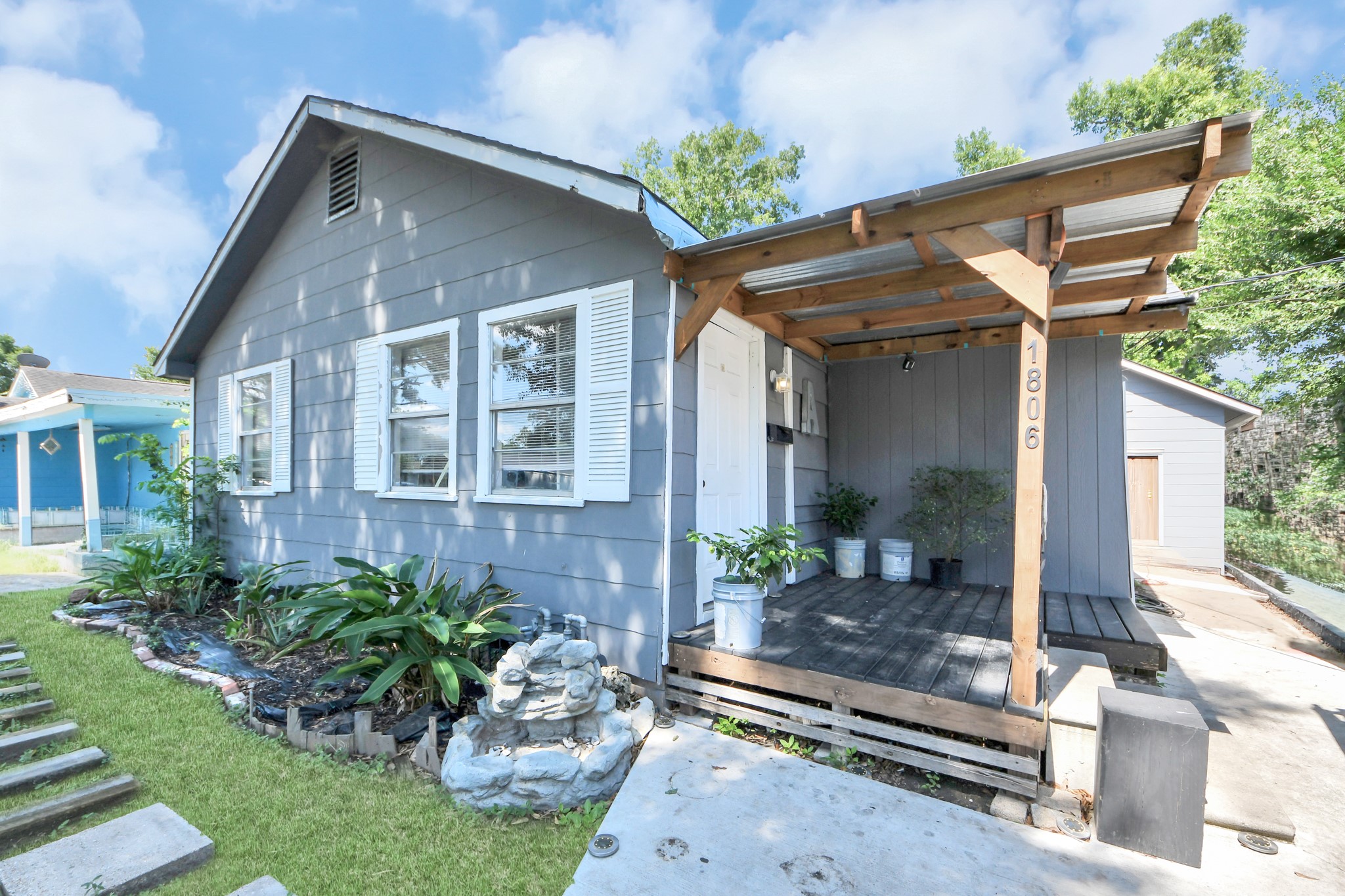 1806 Miami Road Property Photo 2