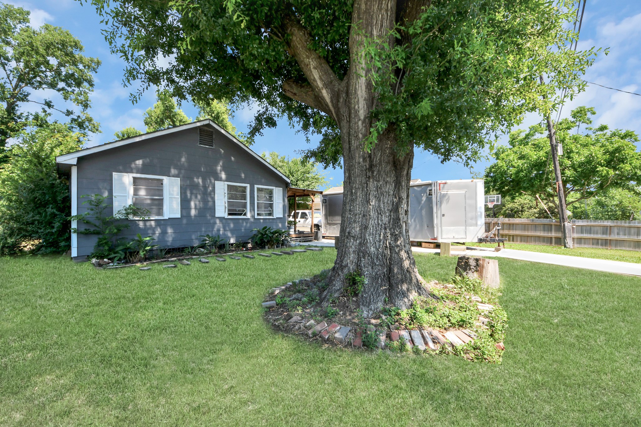 1806 Miami Road Property Photo 4
