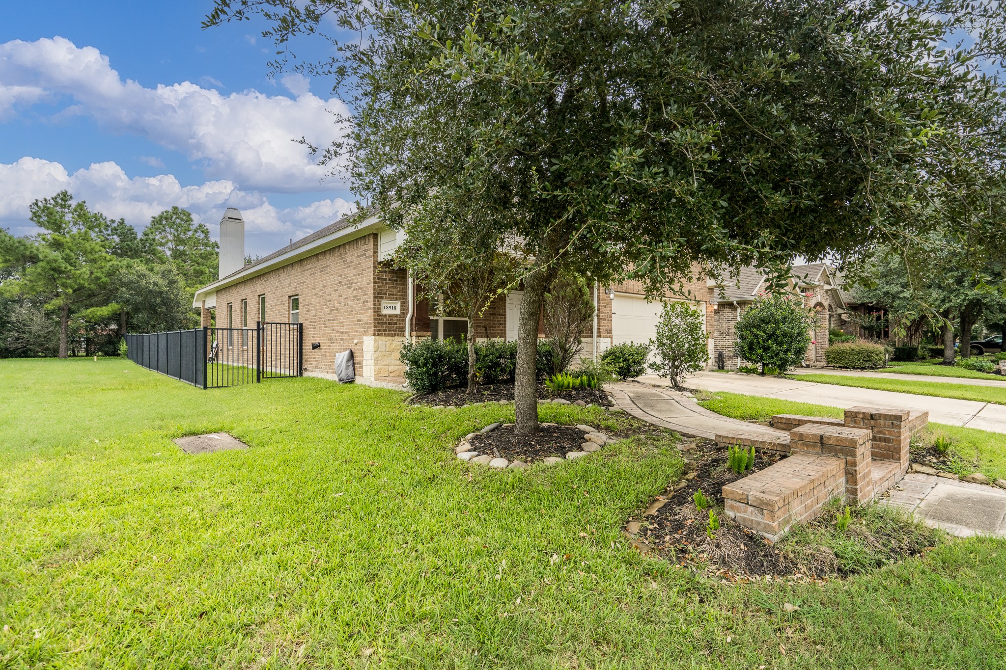 18918 Cove Pointe Dr Property Photo 5